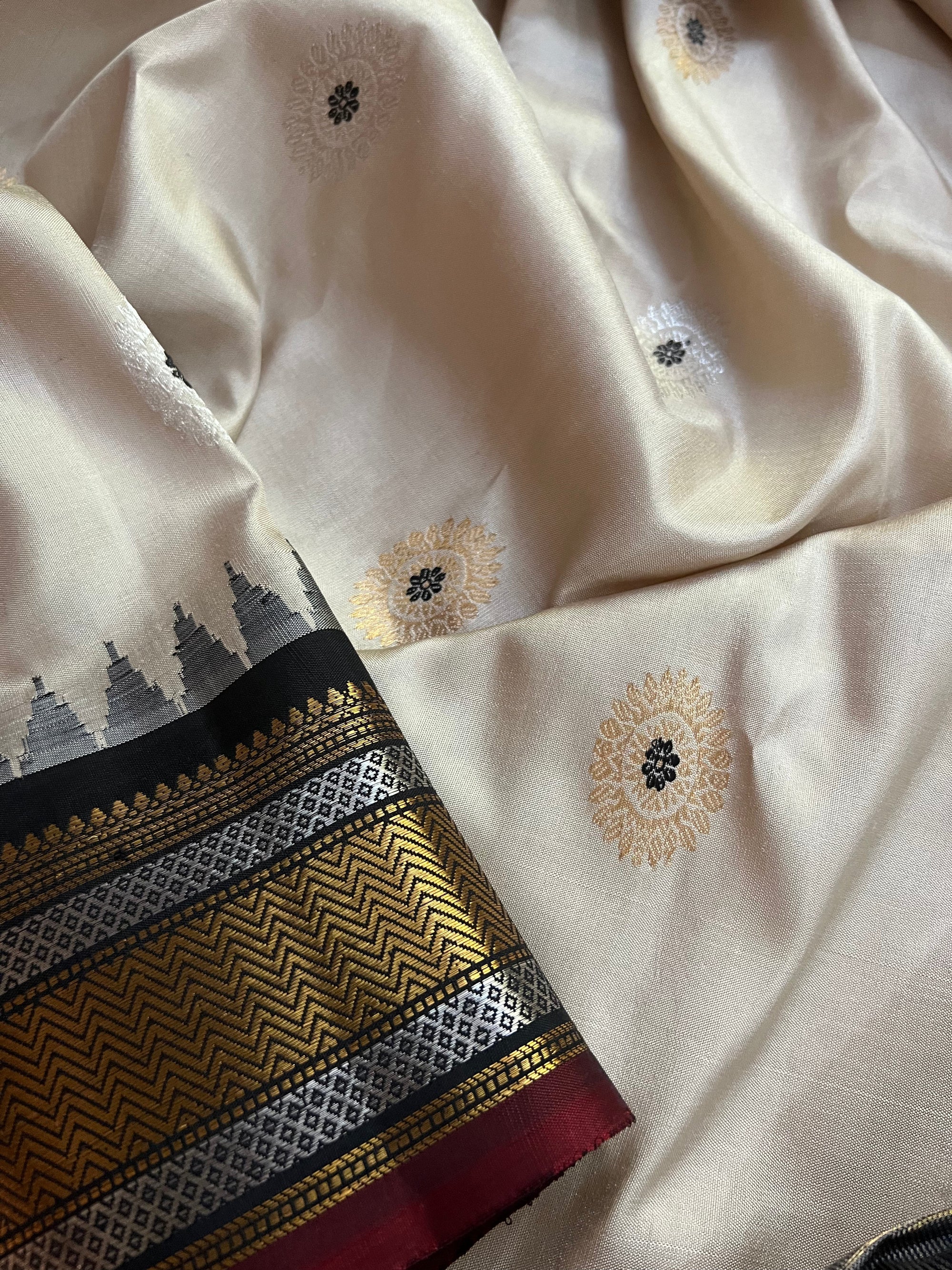 GADWAL SILKS