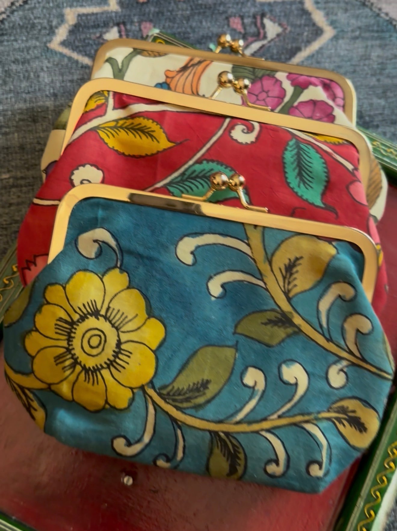 CLUTCHES & POTLIS