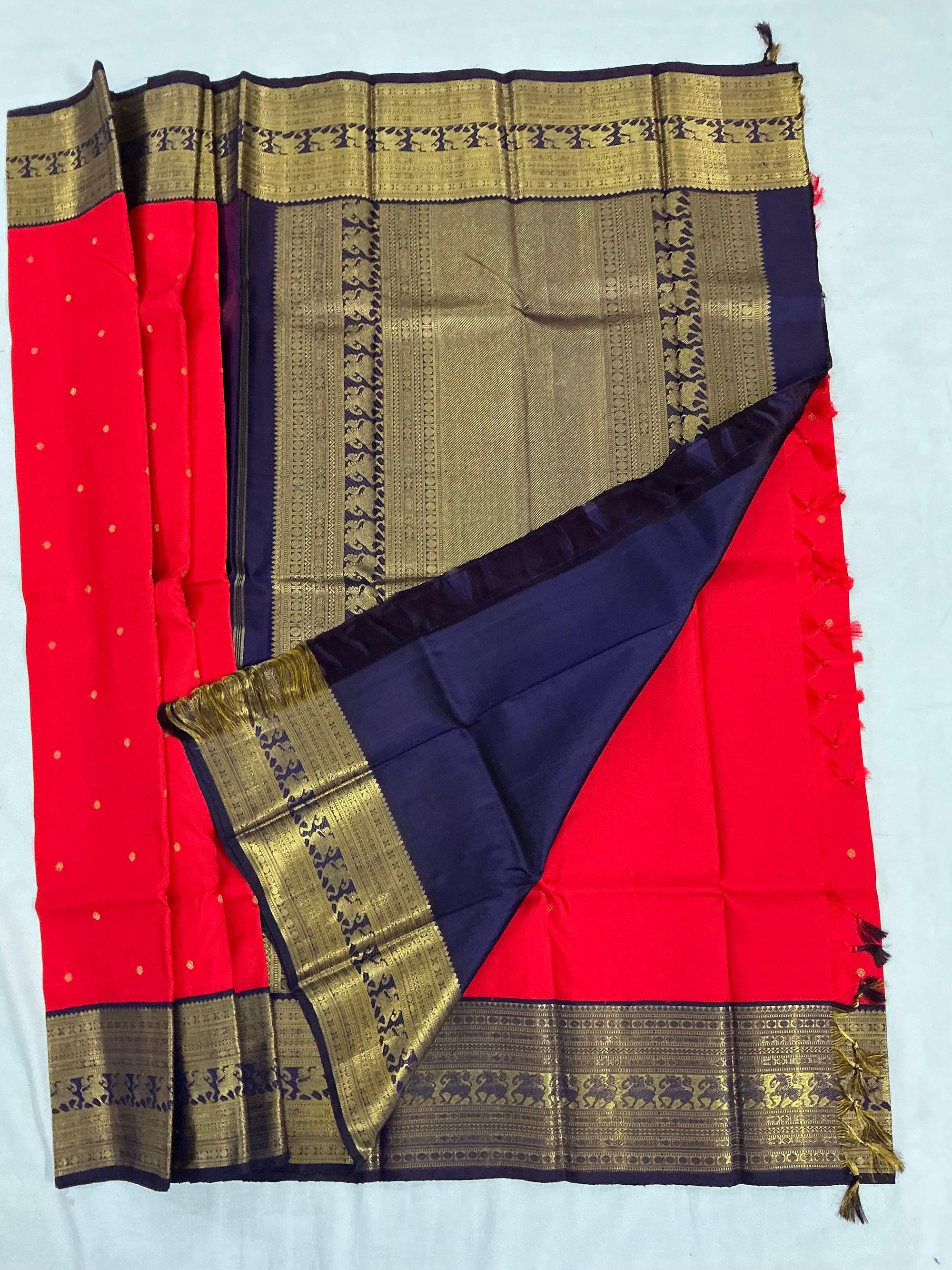 MYTHILI:  Vintage Inspired Kanjivarams (Candy Red + NavyBlue)