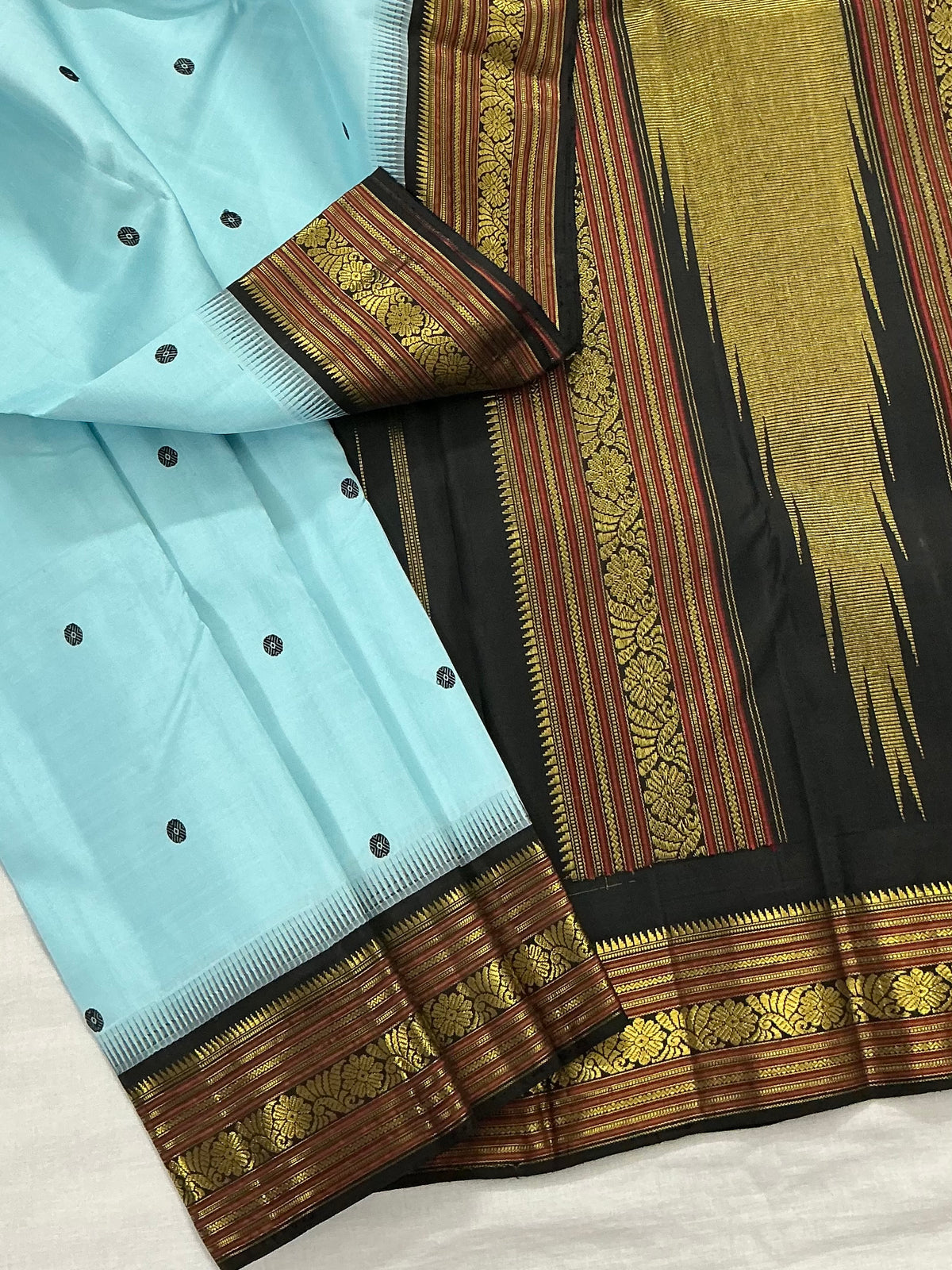 MAATHEY: powder blue Korvai