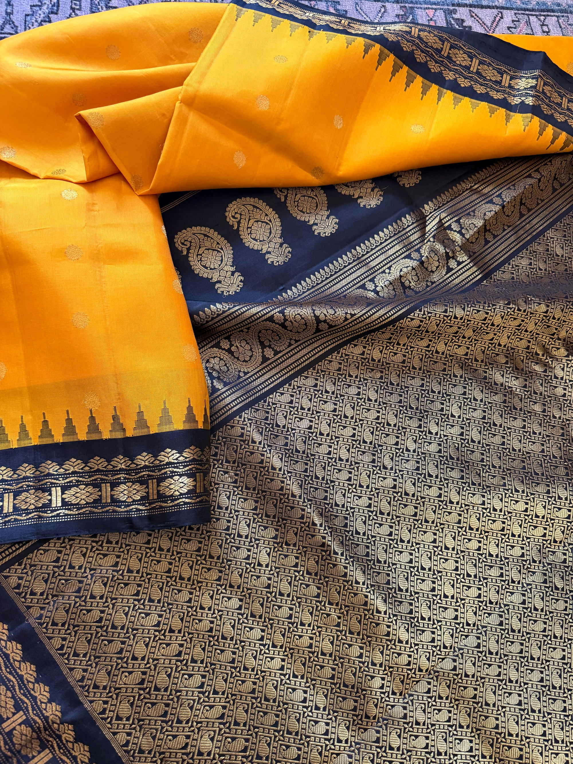 Kuttu Gadwal Silk : Yellow black