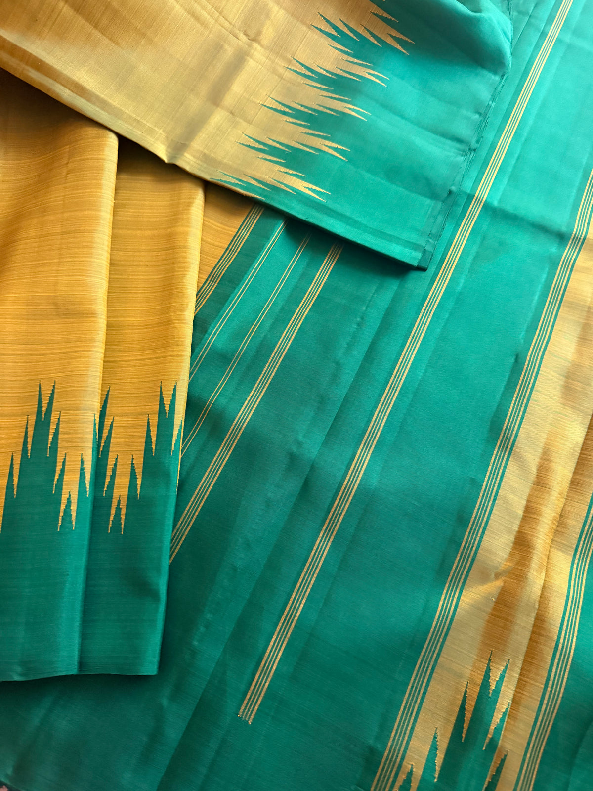 No Zari  Kanjivaram Silk : Thalampoo borders