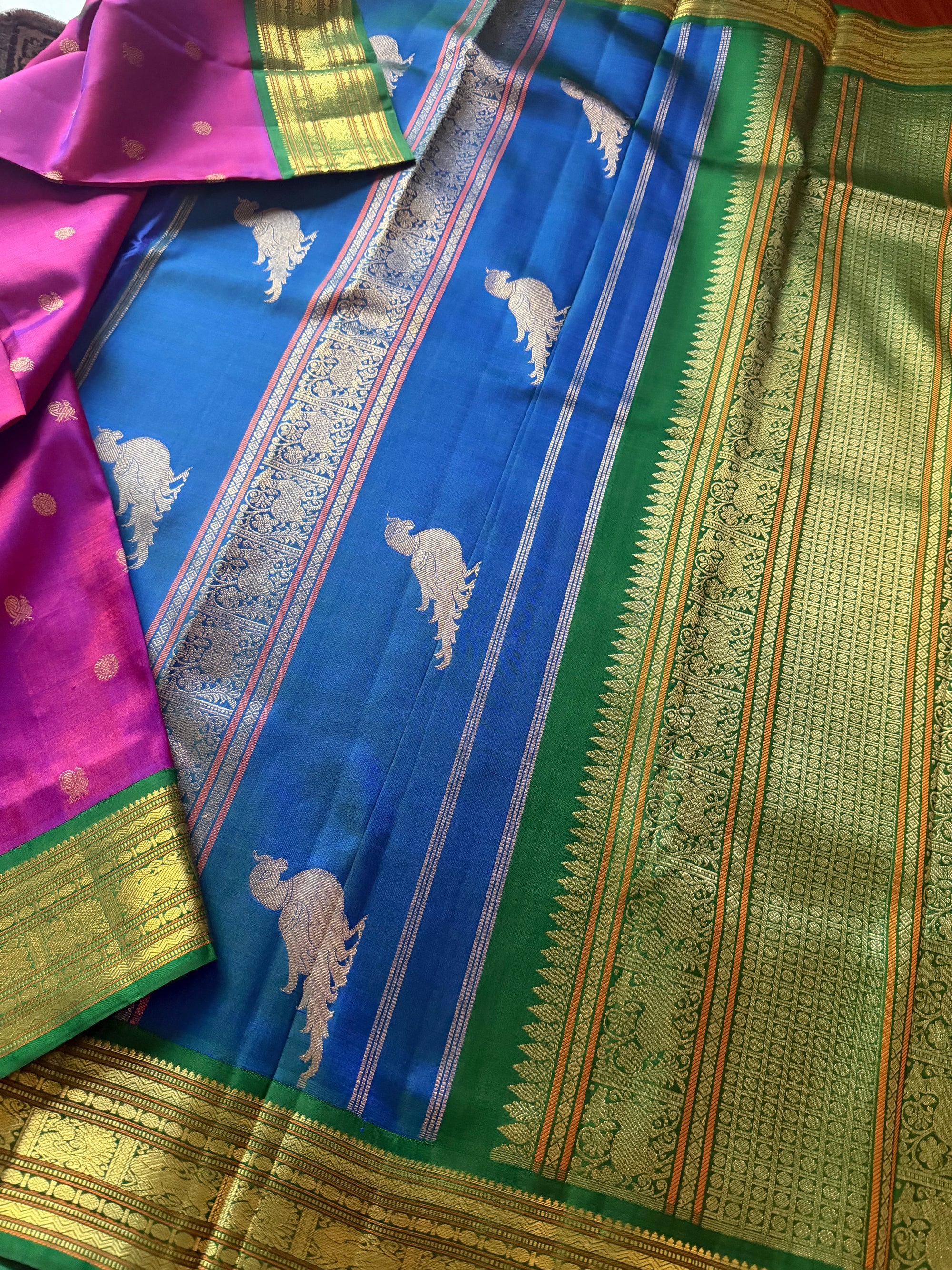 MYTHILI: 2 color pallu