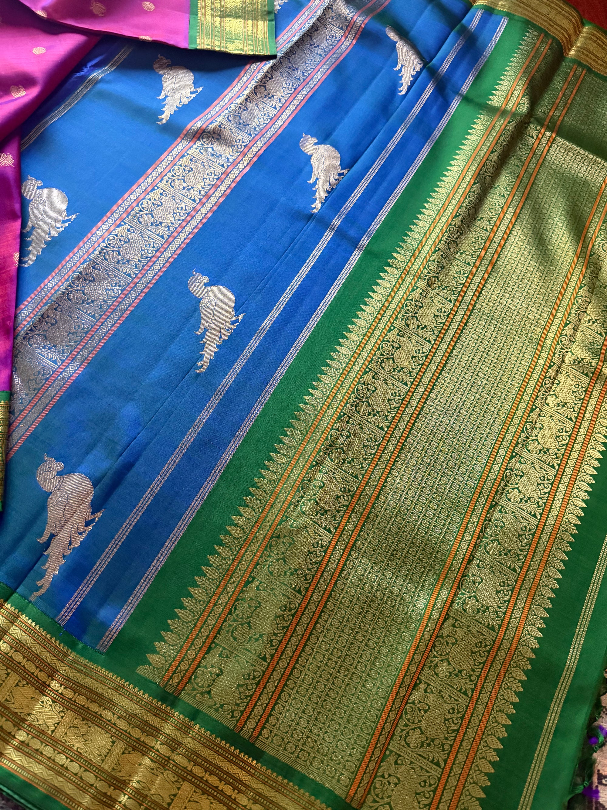 MYTHILI: 2 color pallu