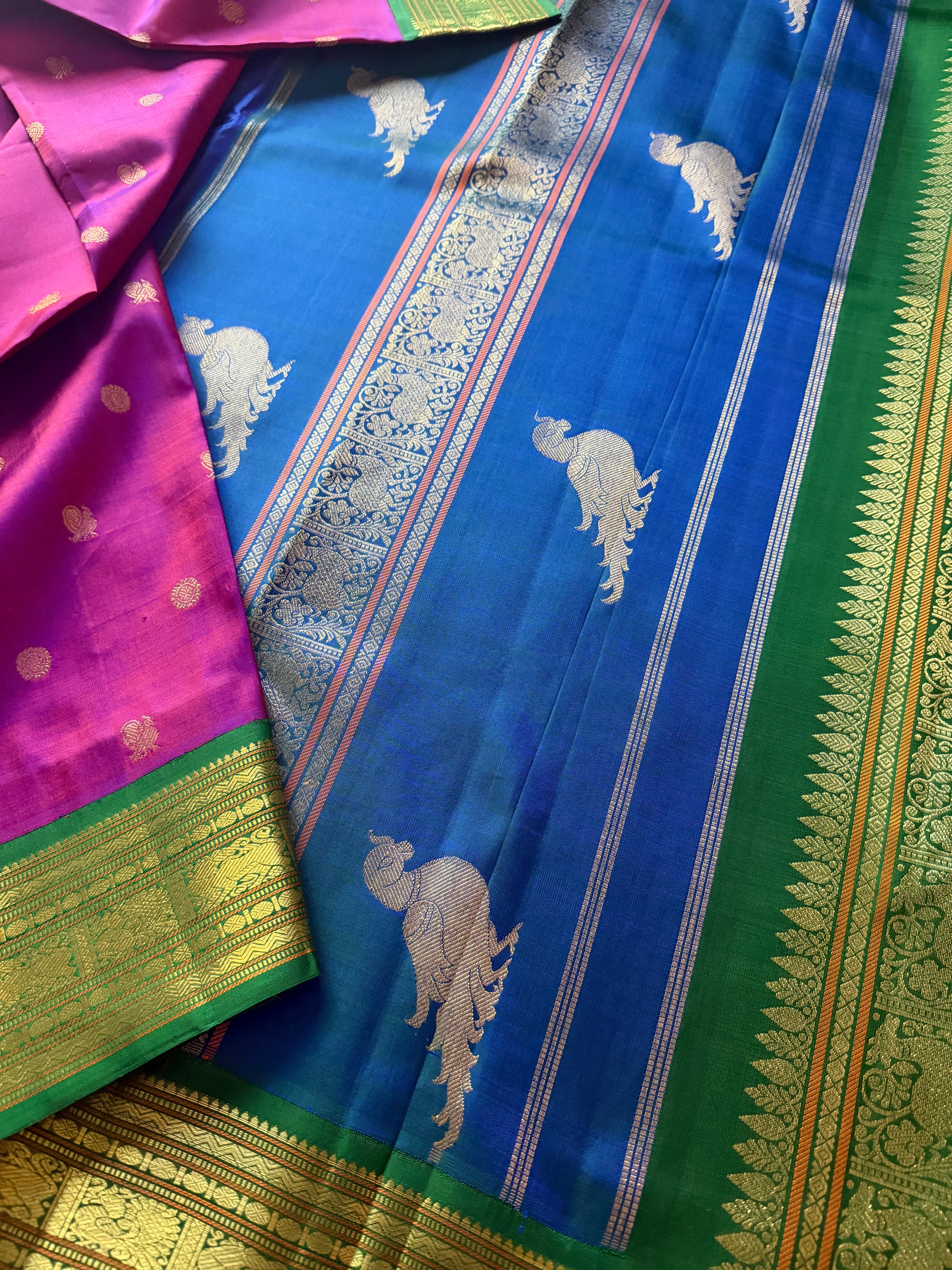 MYTHILI: 2 color pallu