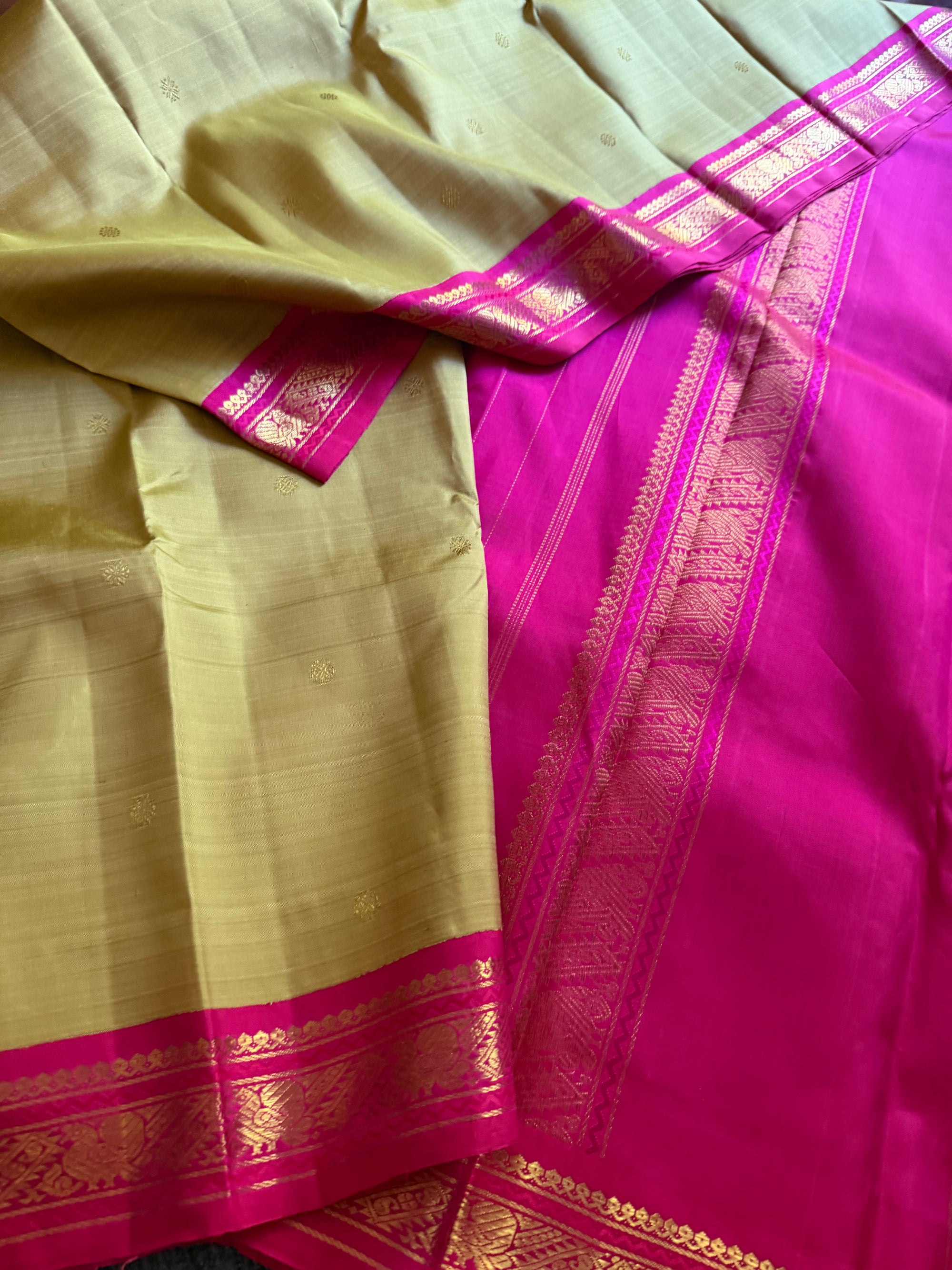 MAATHEY: Small border Kanjivaram Silk (Fresh mung bean shade)