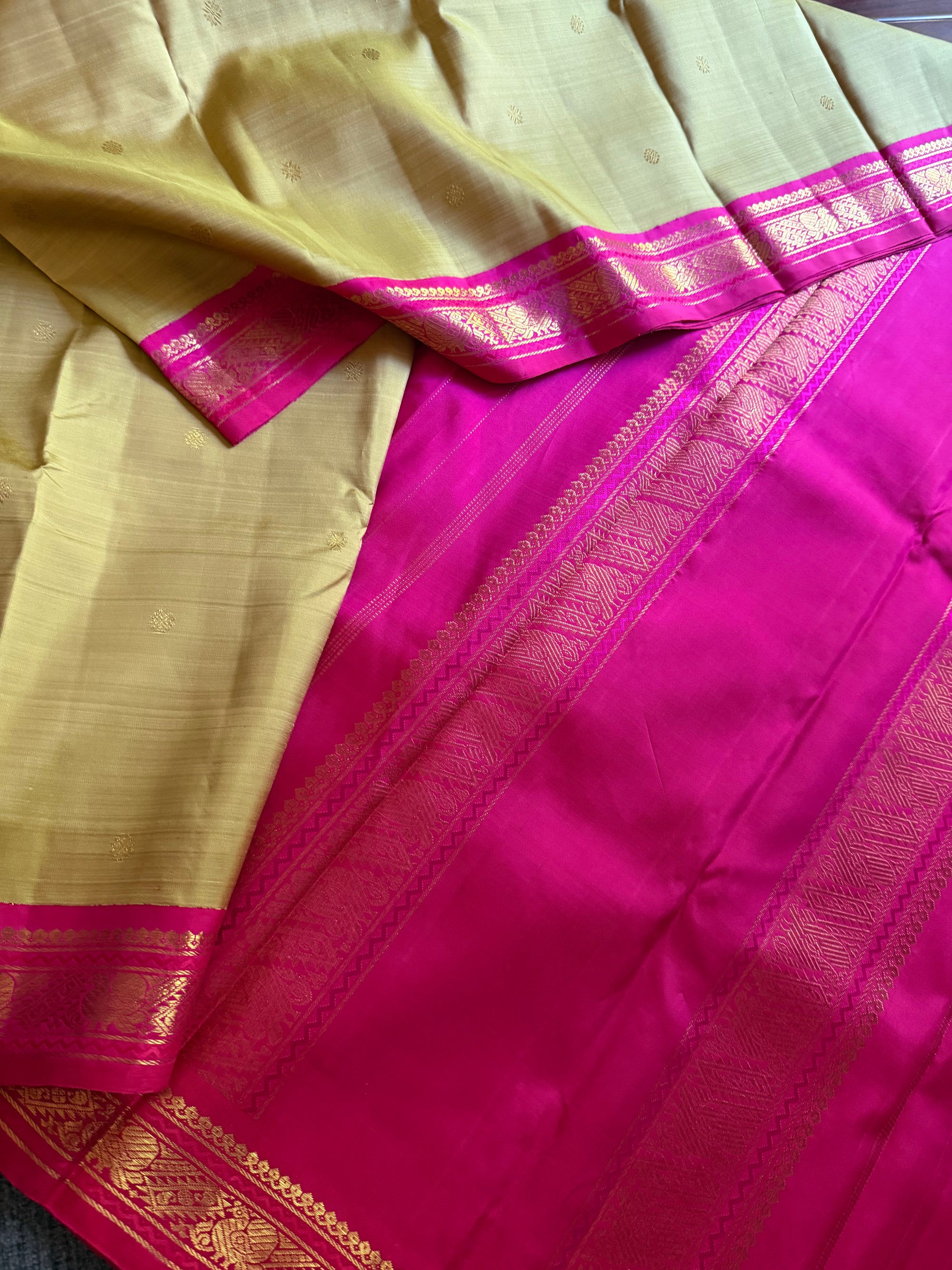 MAATHEY: Small border Kanjivaram Silk (Fresh mung bean shade)