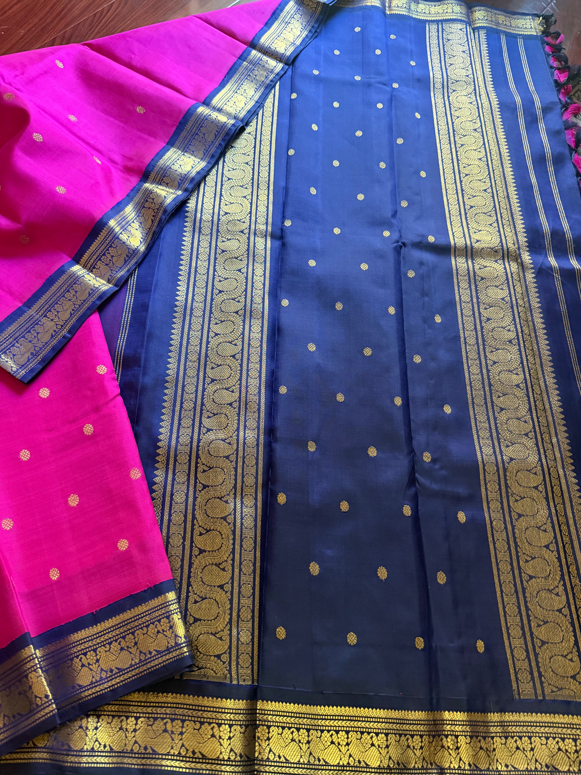 MAATHEY: Small border Kanjivaram Silk (Pattu roja pink)