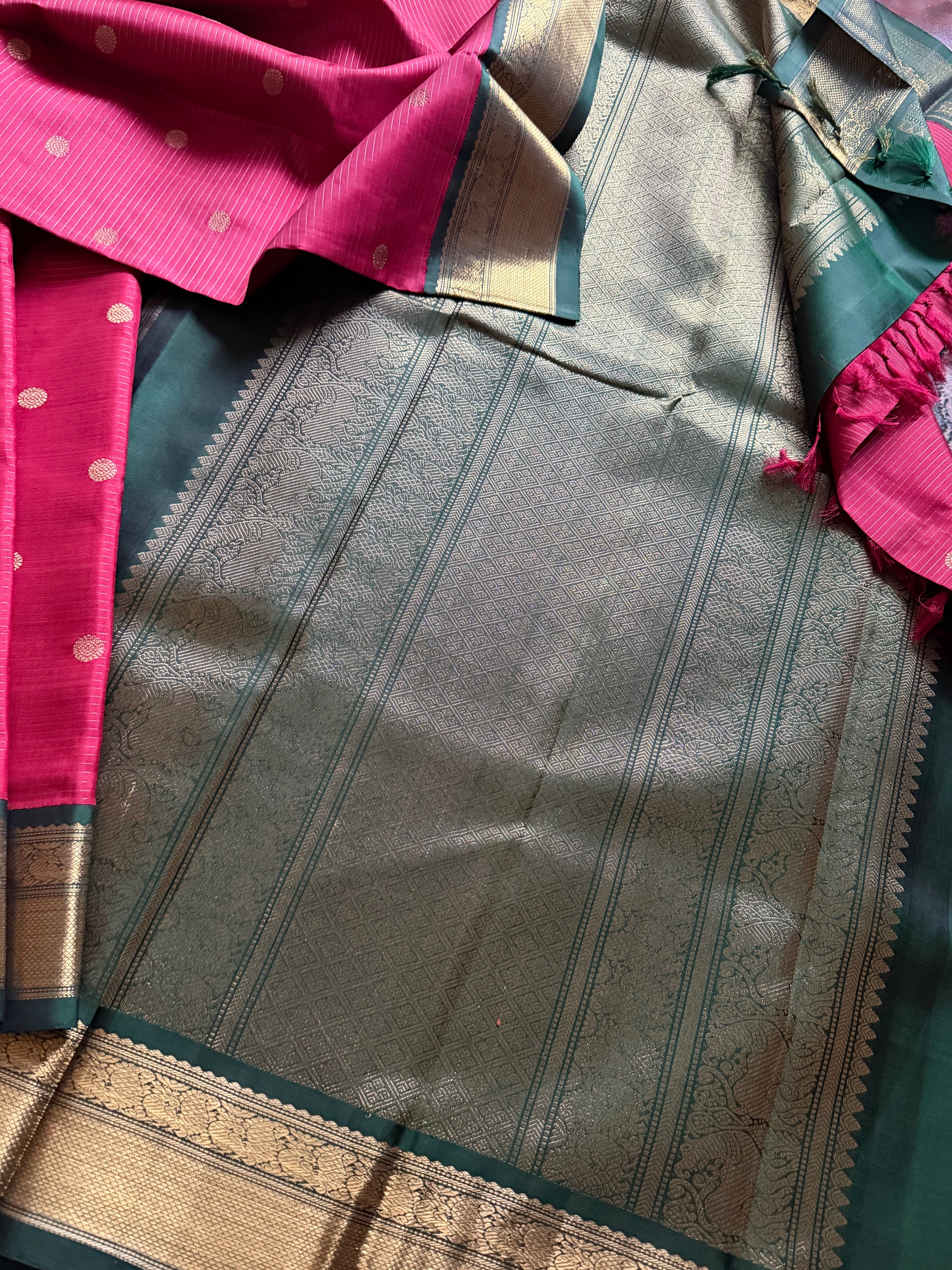 MYTHILI:  Vairaoosi (Red + Green)