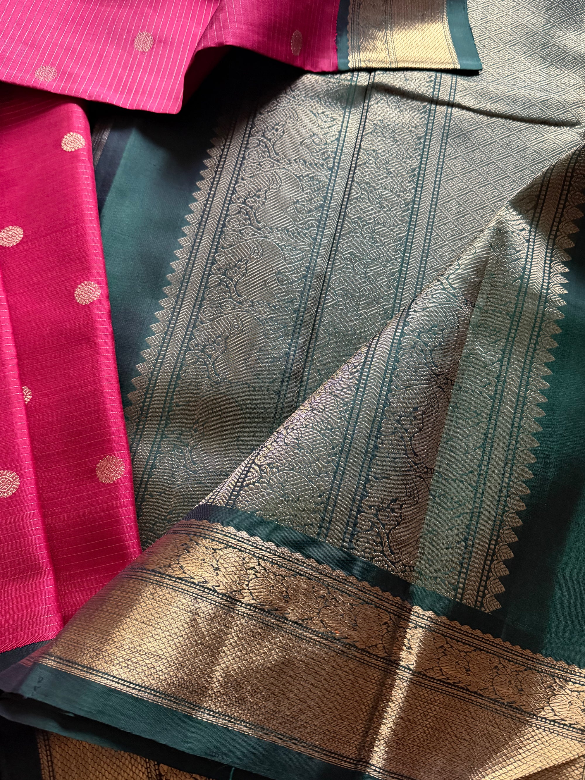 MYTHILI:  Vairaoosi (Red + Green)