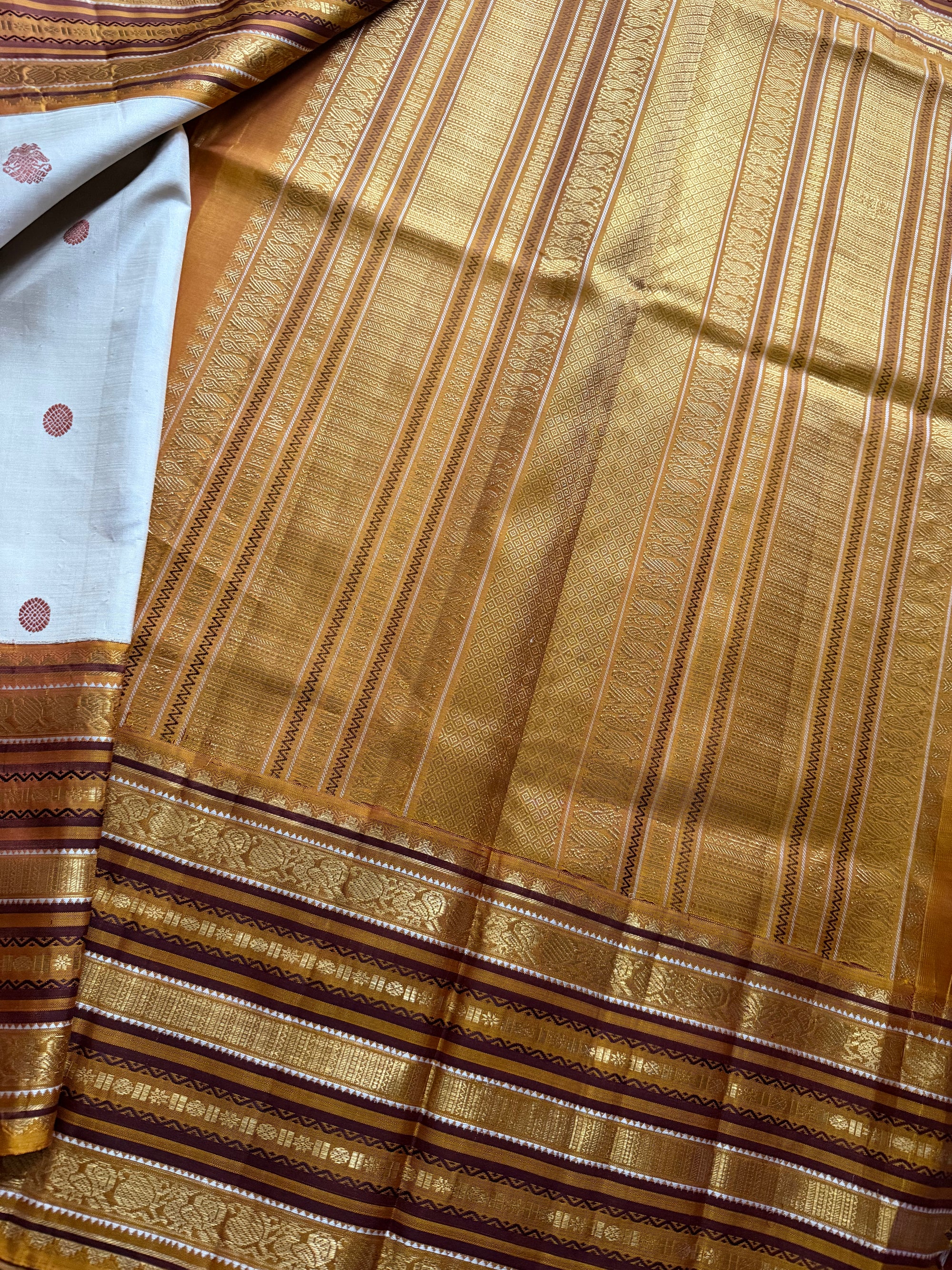 MYTHILI:  Kumaran + Chandanam