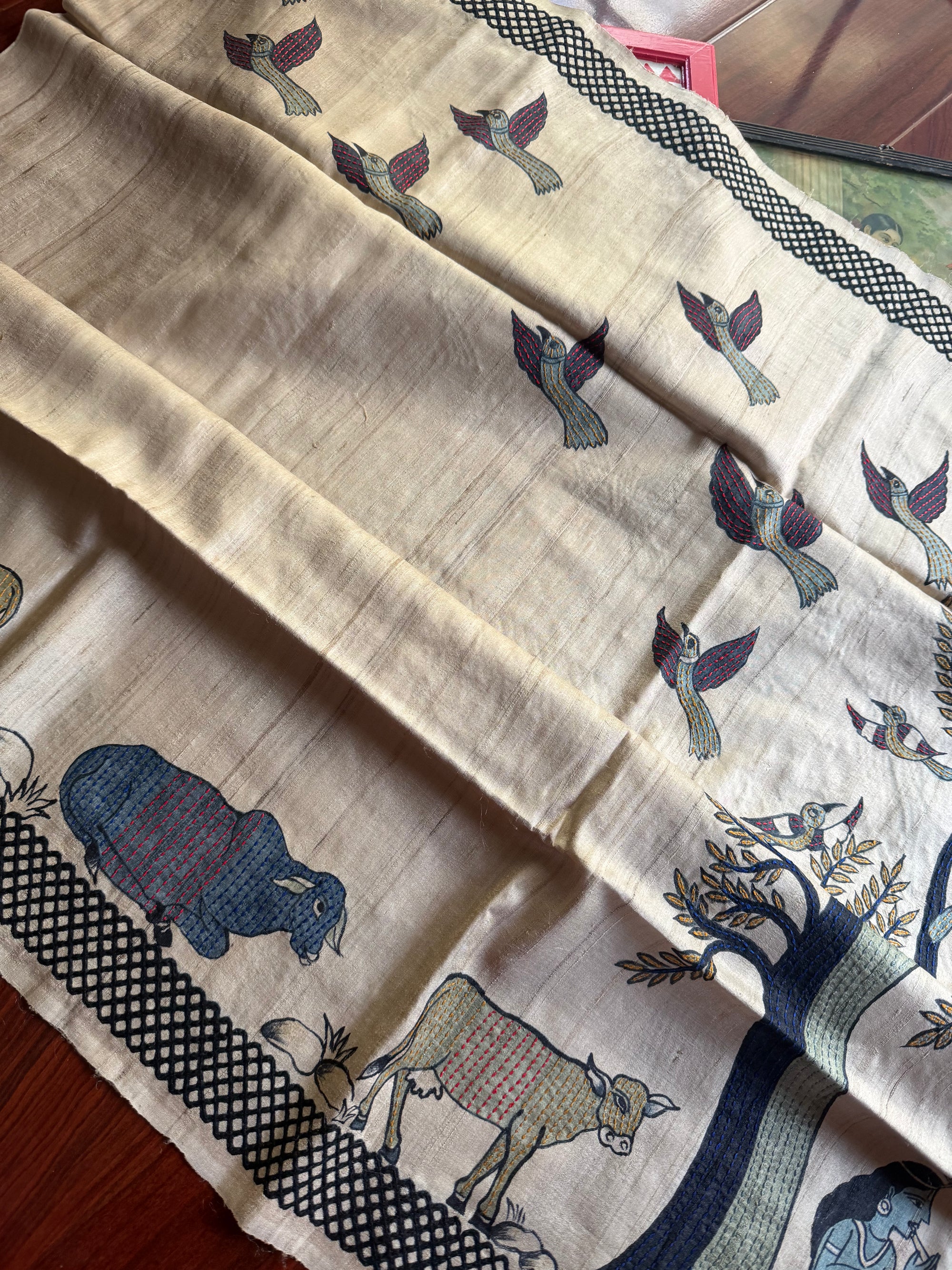 Kamaniya Kantha : Handcrafted DUPPATTA in Tussar