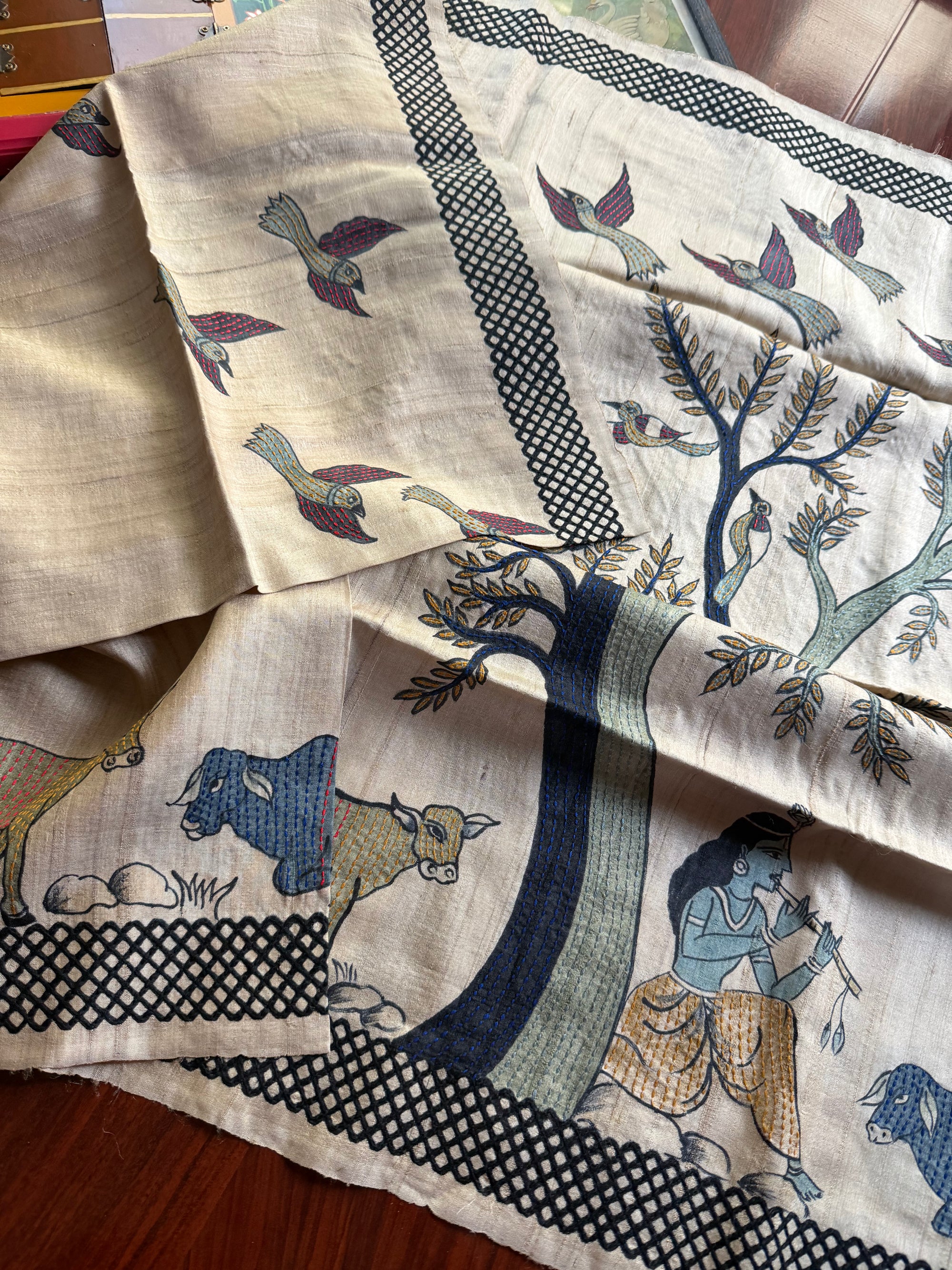 Kamaniya Kantha : Handcrafted DUPPATTA in Tussar