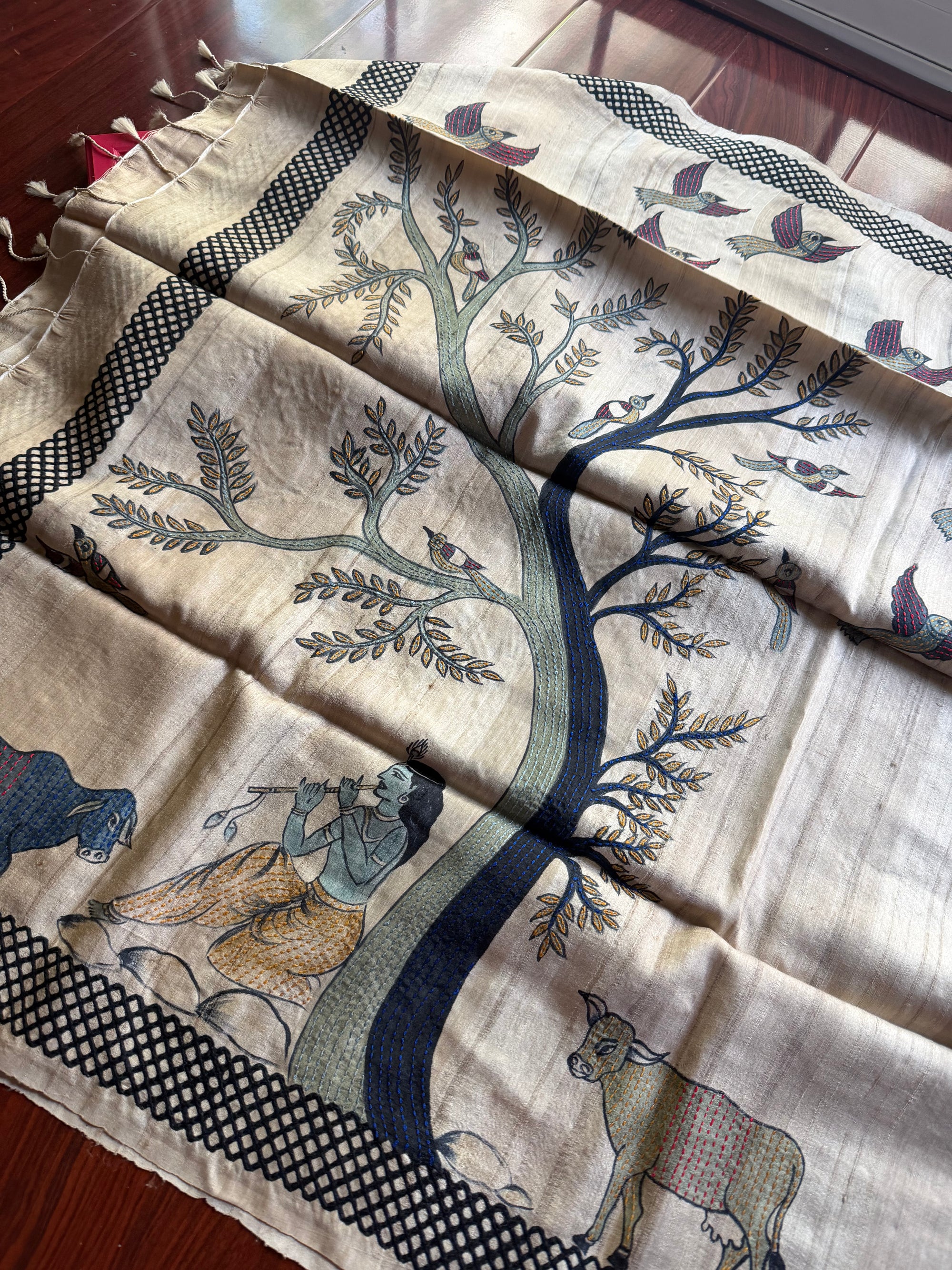 Kamaniya Kantha : Handcrafted DUPPATTA in Tussar