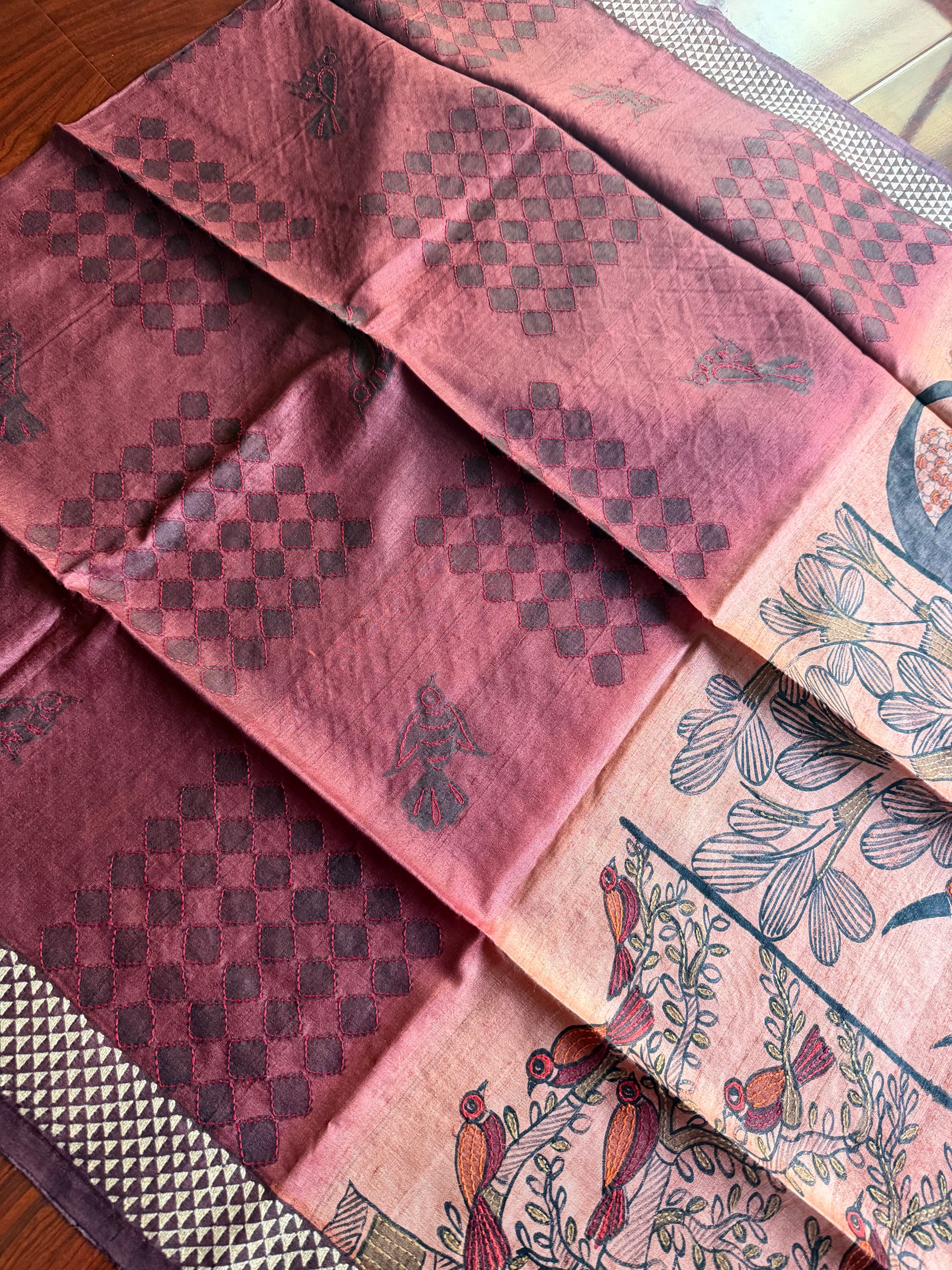 Kamaniya Kantha : Handcrafted DUPPATTA in Tussar