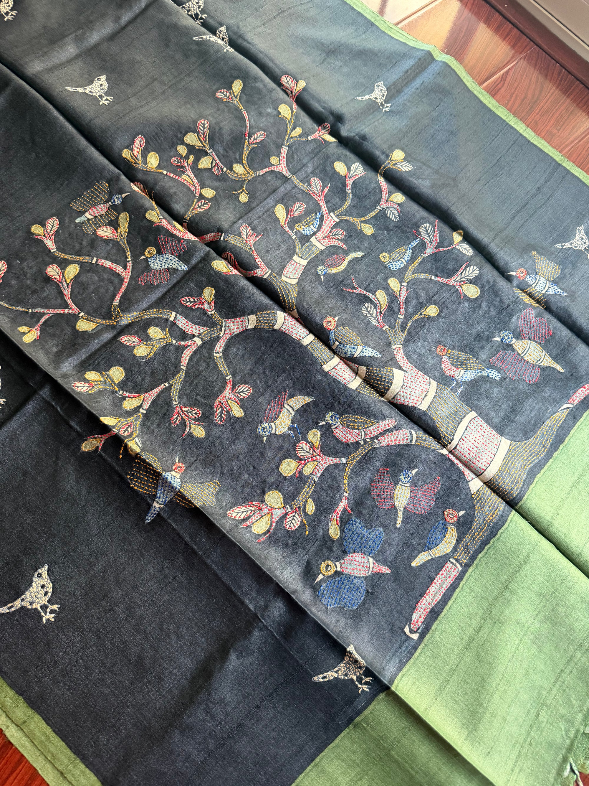 Kamaniya Kantha : Handcrafted DUPPATTA in Tussar