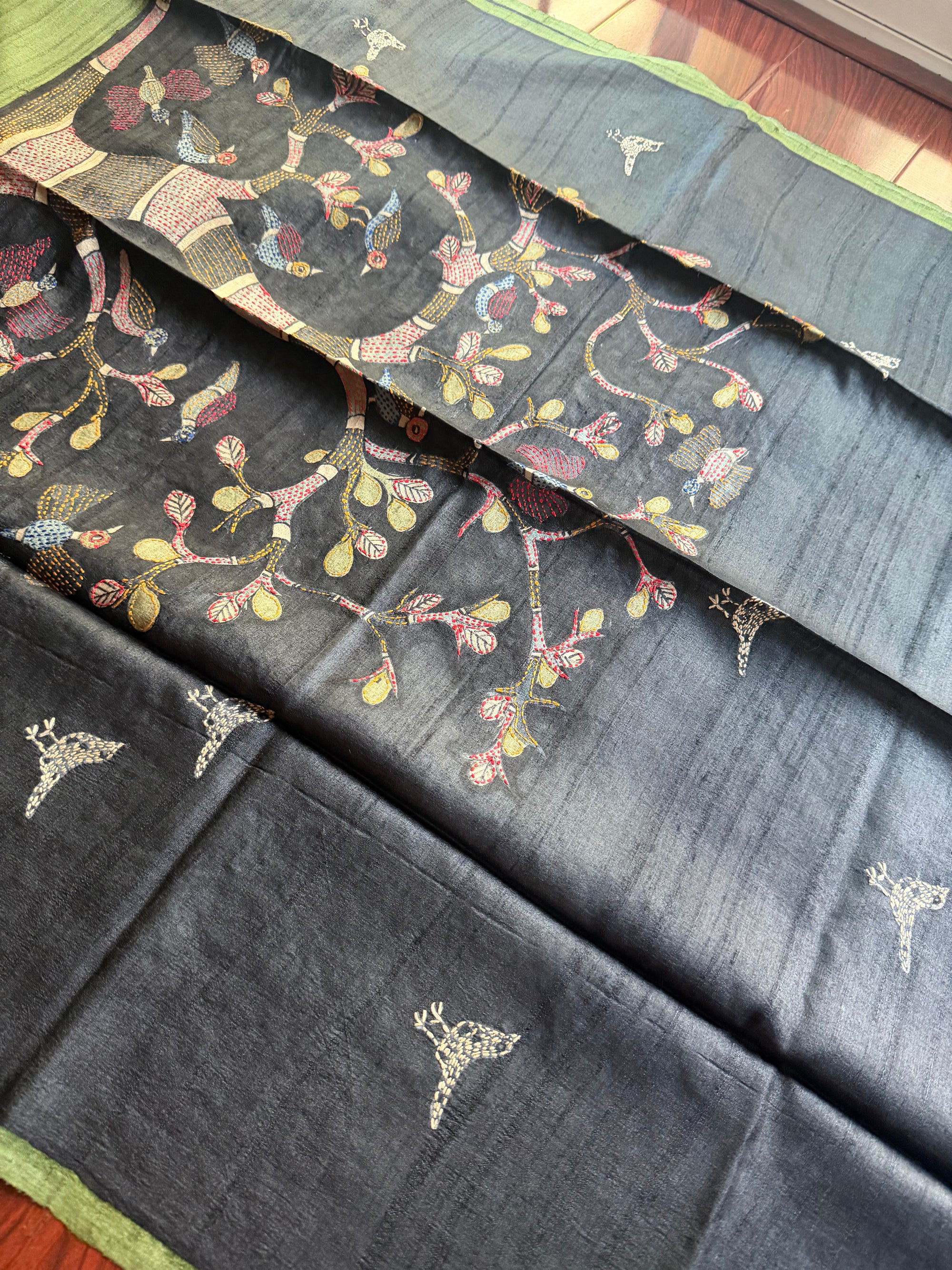 Kamaniya Kantha : Handcrafted DUPPATTA in Tussar