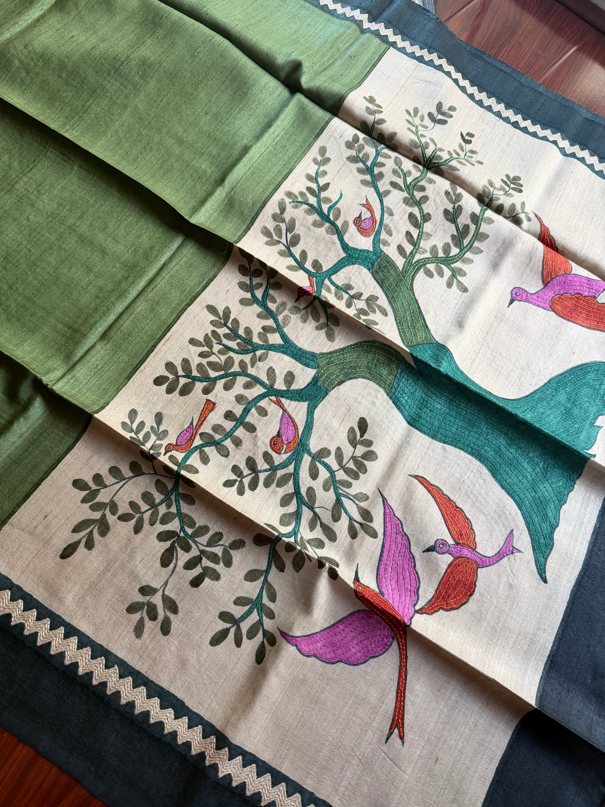 Kamaniya Kantha : Handcrafted DUPPATTA in Tussar