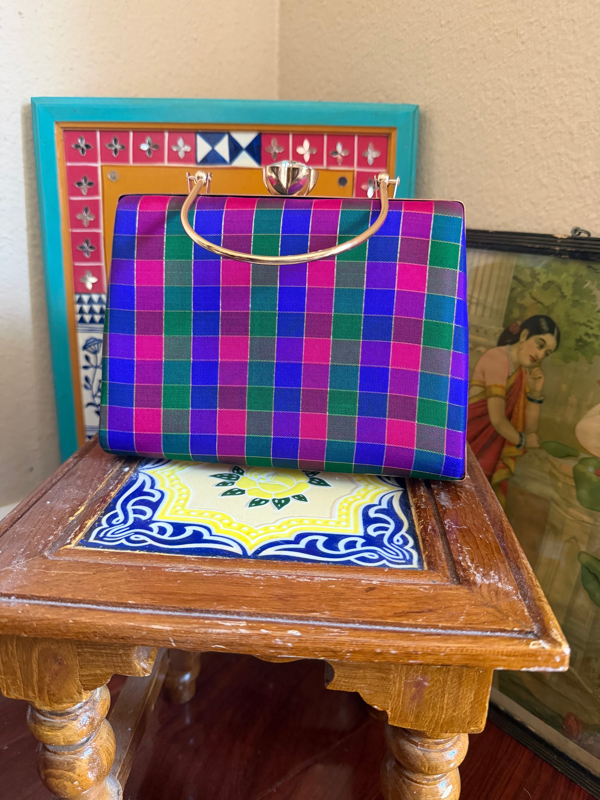 CLUTCH : Kanjivaram Silk (Paalum Pazhamum Kattam)
