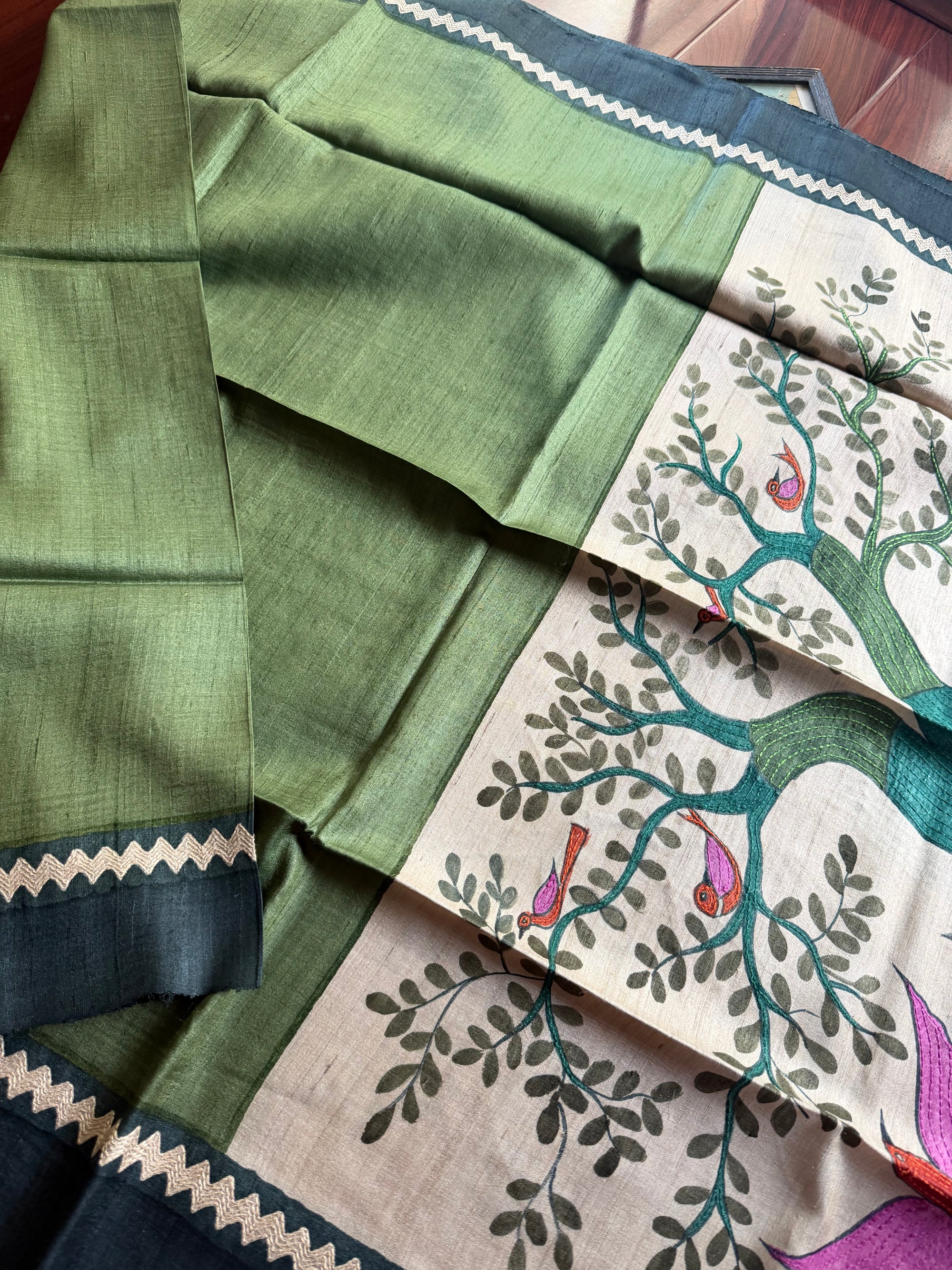 Kamaniya Kantha : Handcrafted DUPPATTA in Tussar