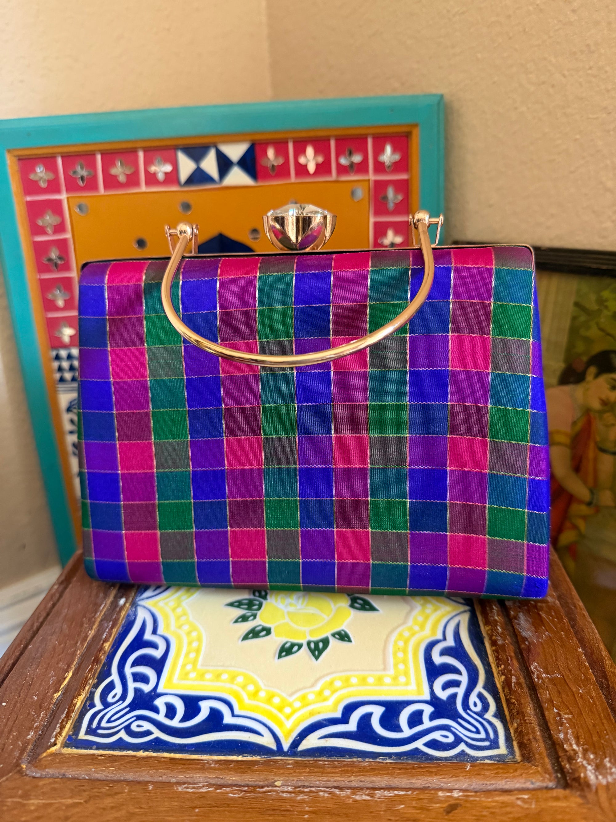 CLUTCH : Kanjivaram Silk (Paalum Pazhamum Kattam)