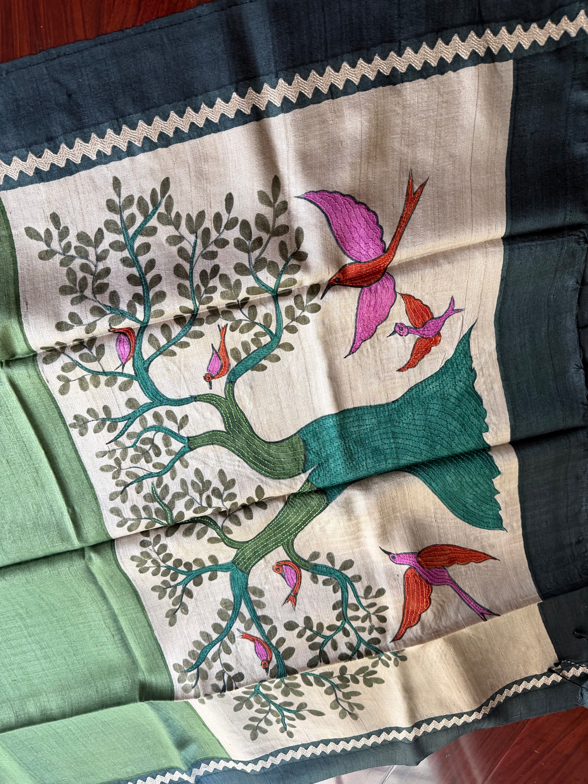 Kamaniya Kantha : Handcrafted DUPPATTA in Tussar