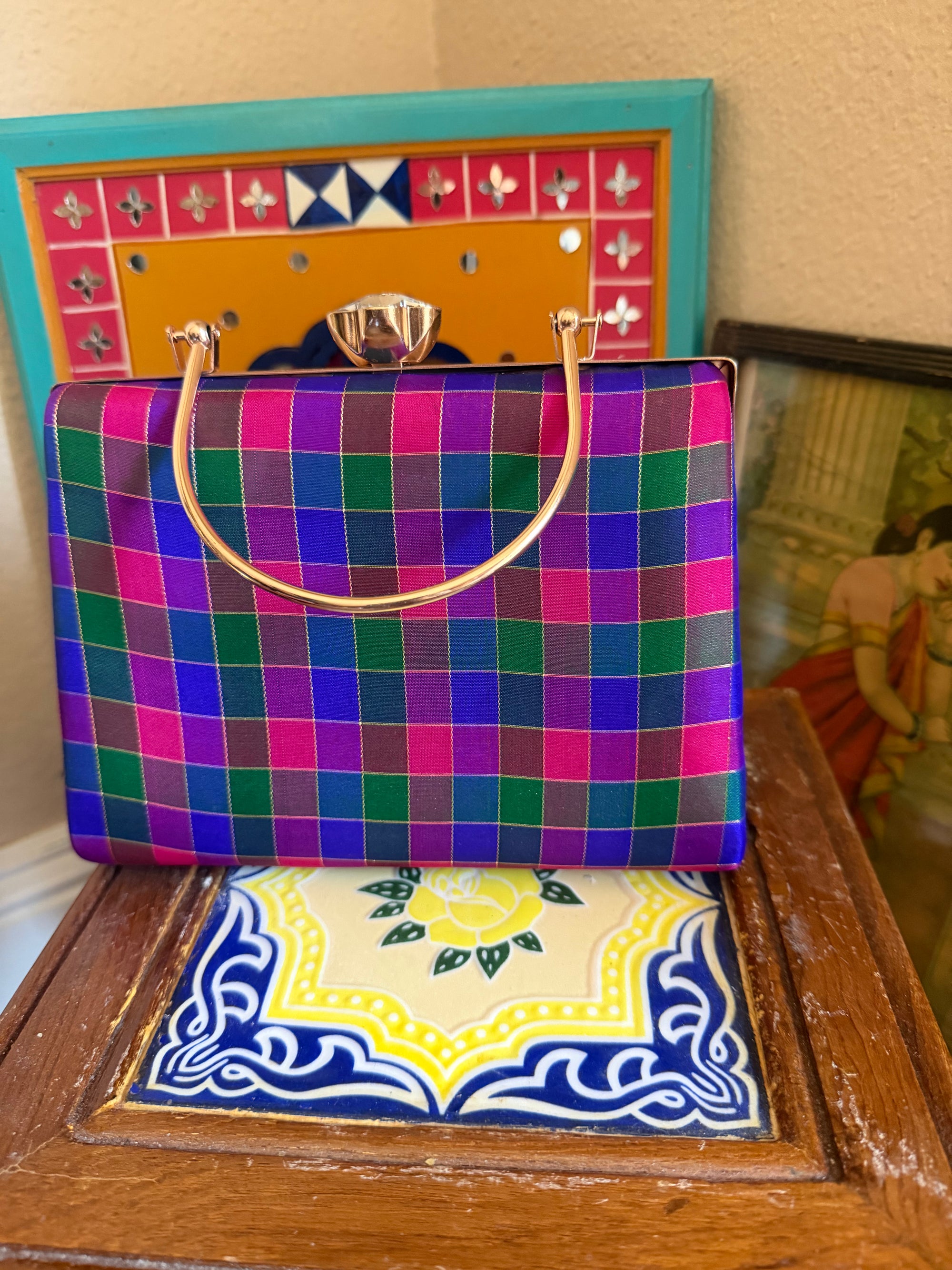 CLUTCH : Kanjivaram Silk (Paalum Pazhamum Kattam)