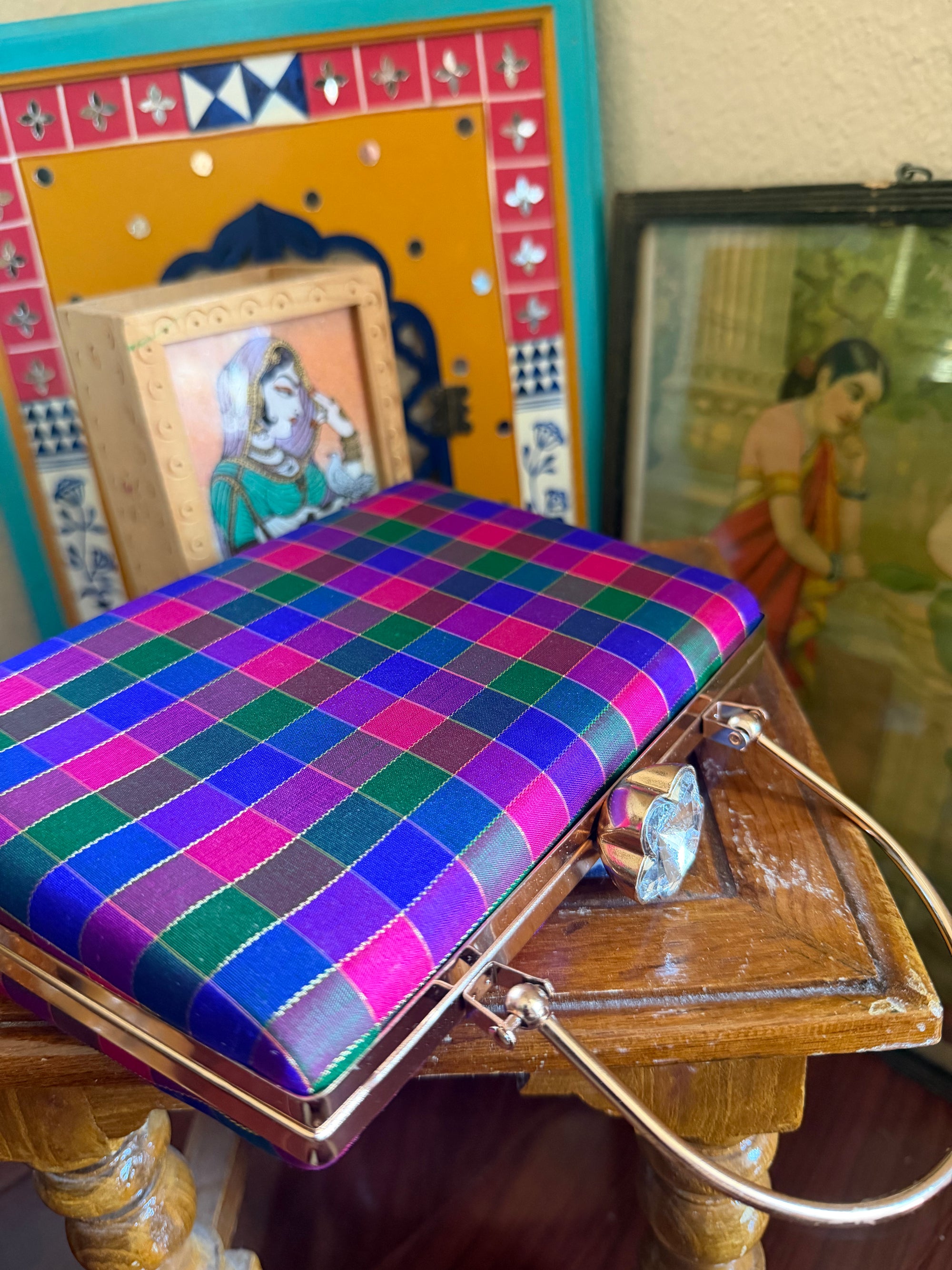 CLUTCH : Kanjivaram Silk (Paalum Pazhamum Kattam)
