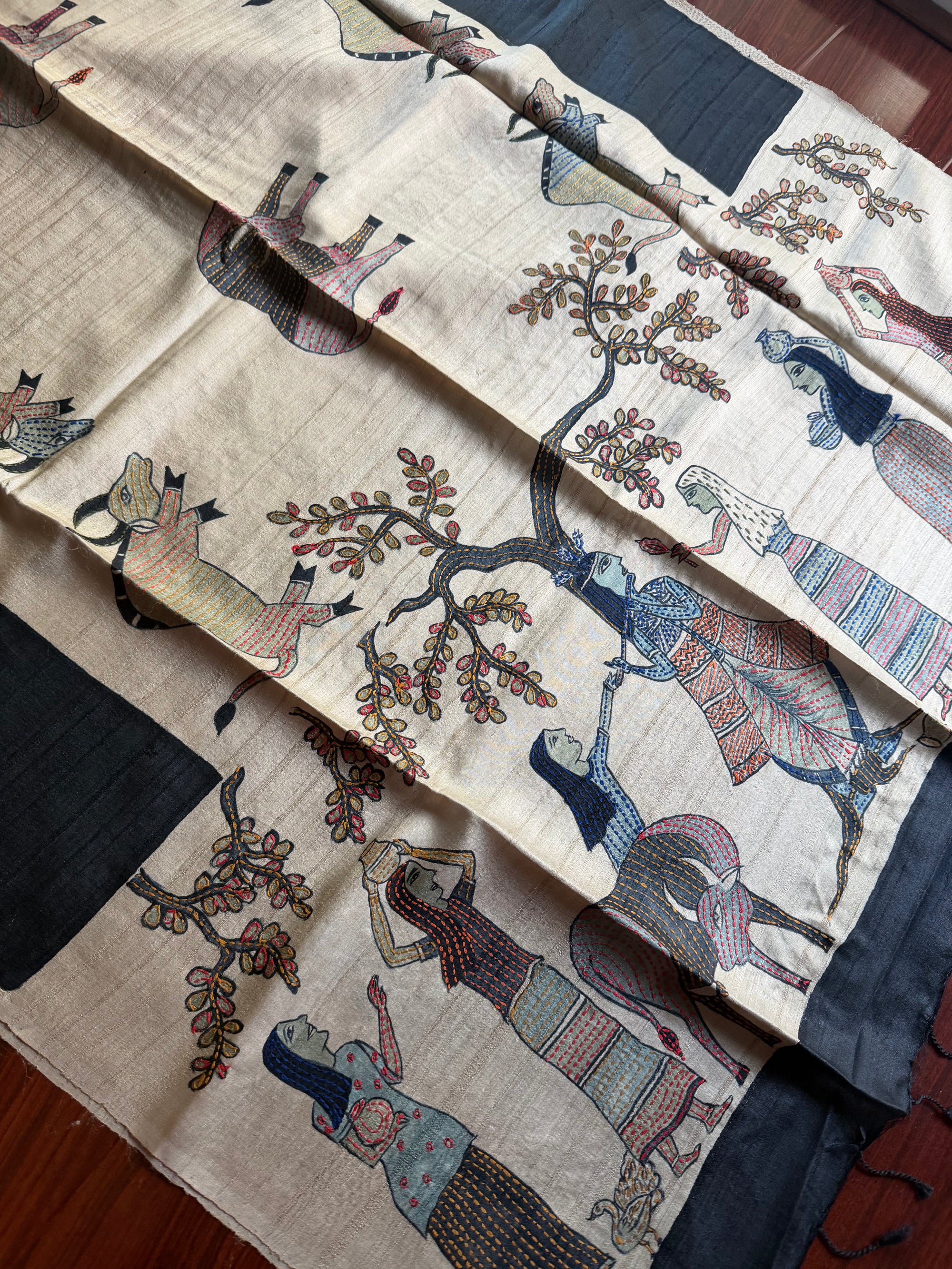 Kamaniya Kantha : Handcrafted DUPPATTA in Tussar