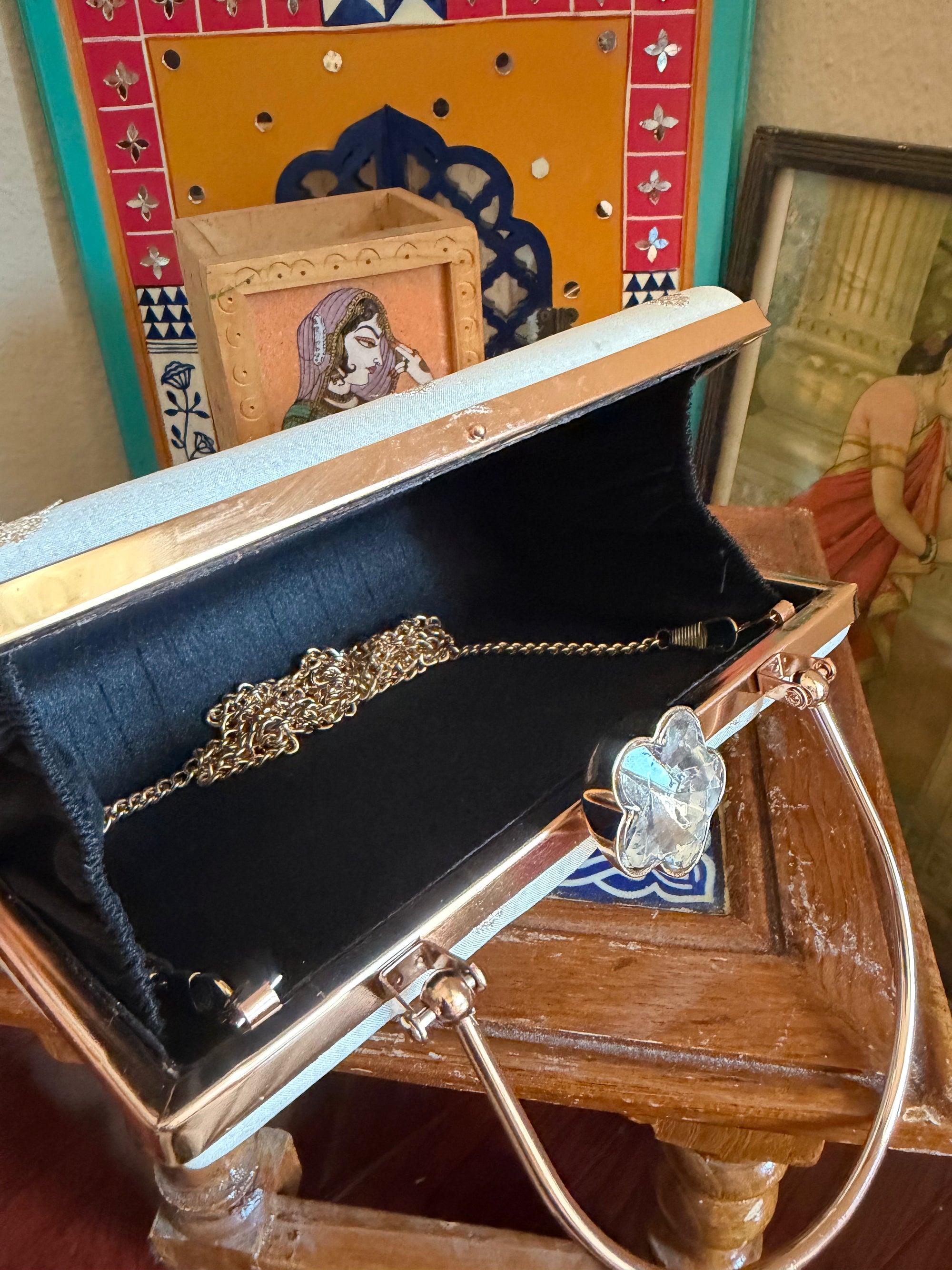 CLUTCH : Kanjivaram Silk (Zari Buttas)