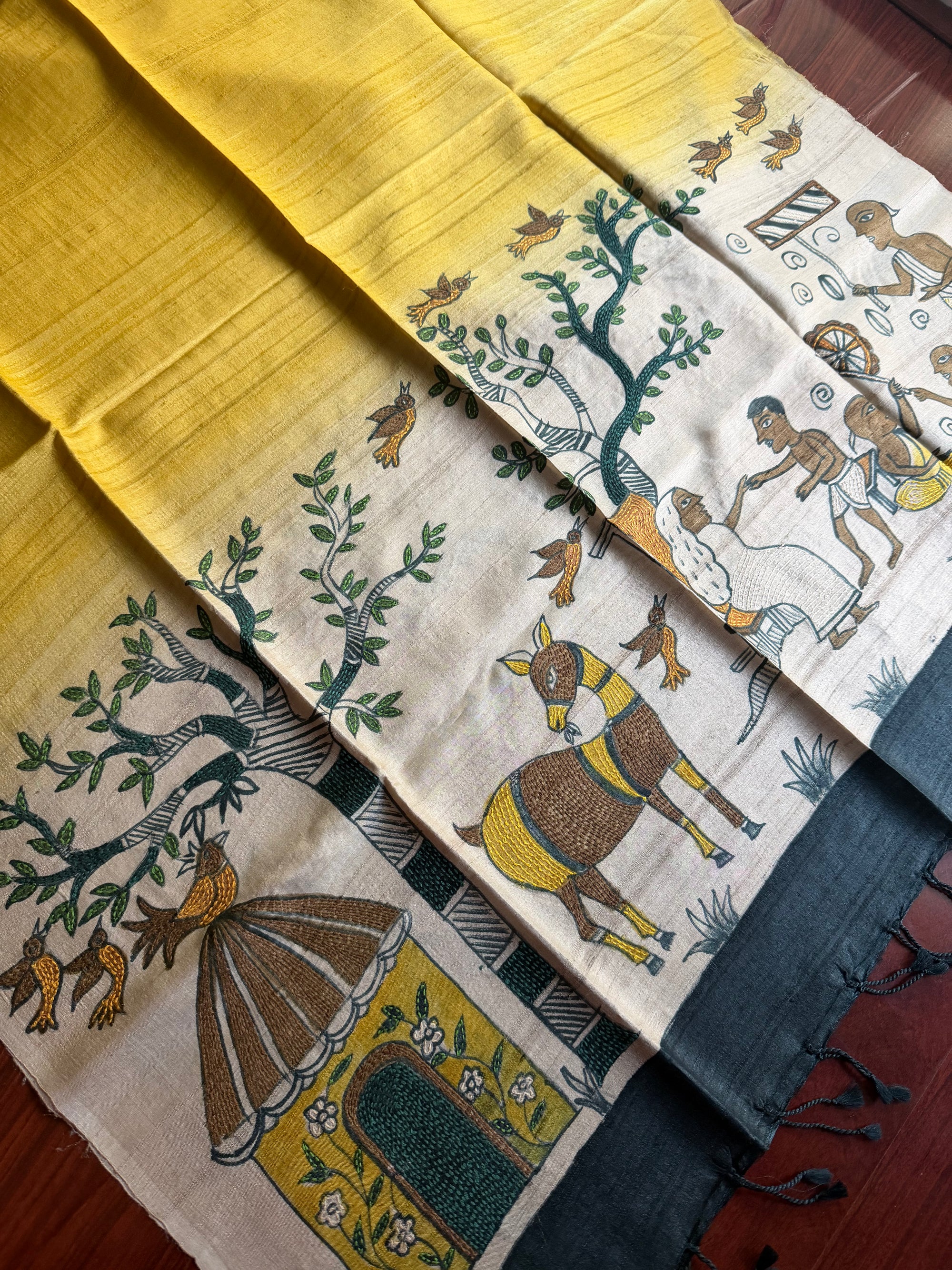 Kamaniya Kantha : Handcrafted DUPPATTA in Tussar