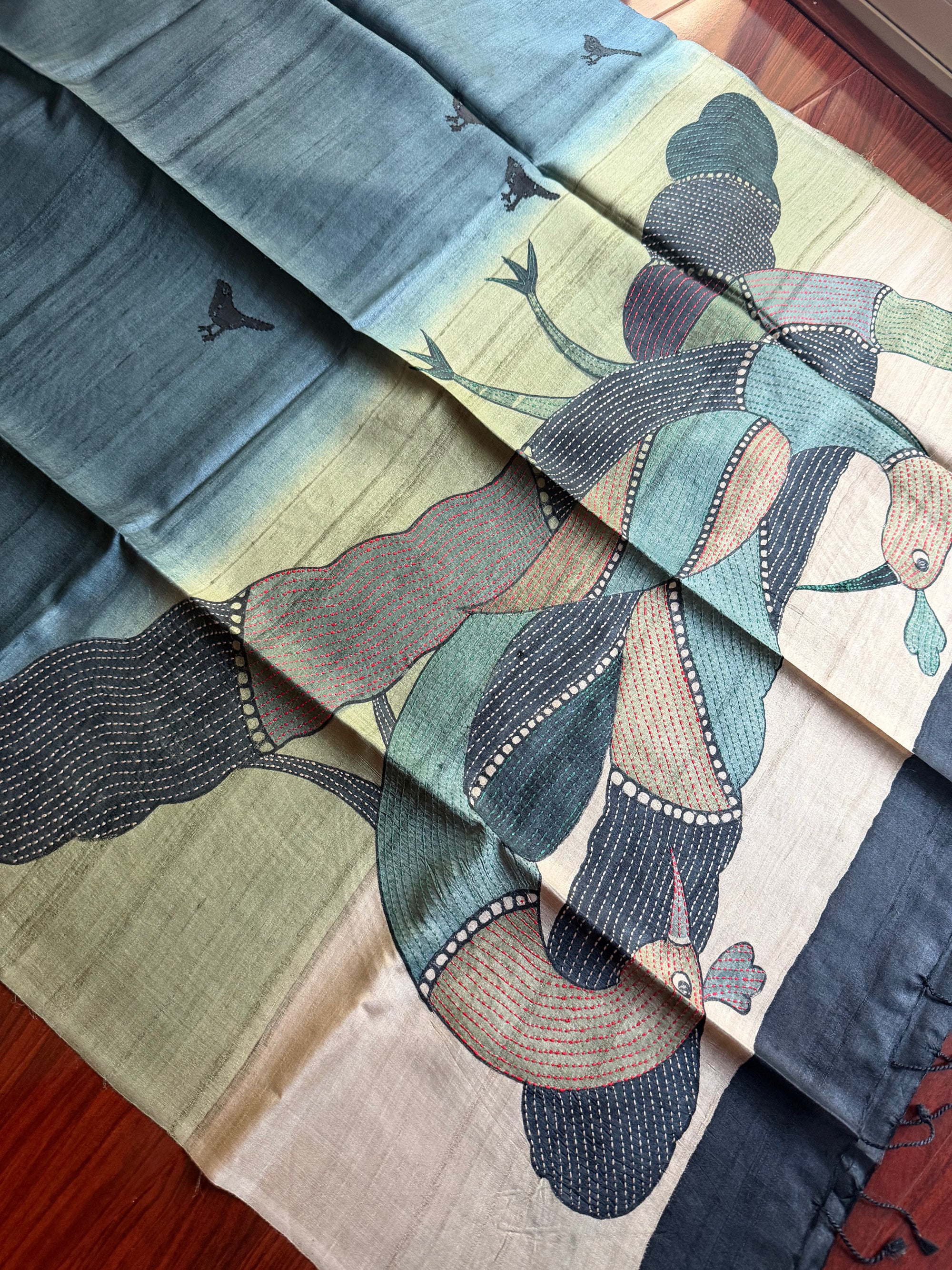 Kamaniya Kantha : Handcrafted DUPPATTA in Tussar