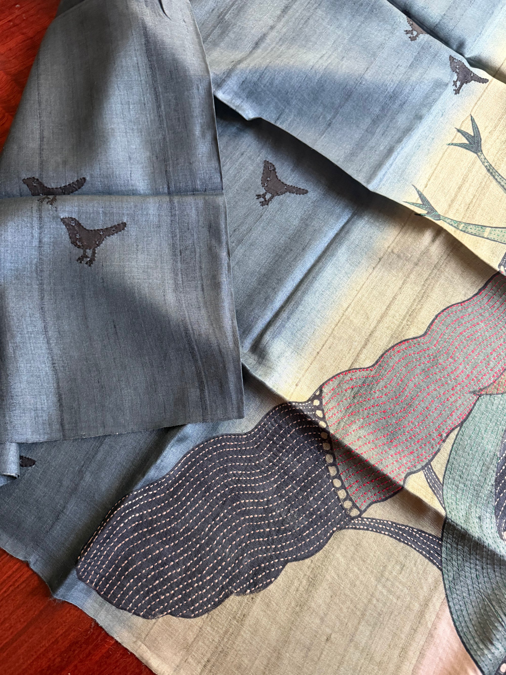 Kamaniya Kantha : Handcrafted DUPPATTA in Tussar