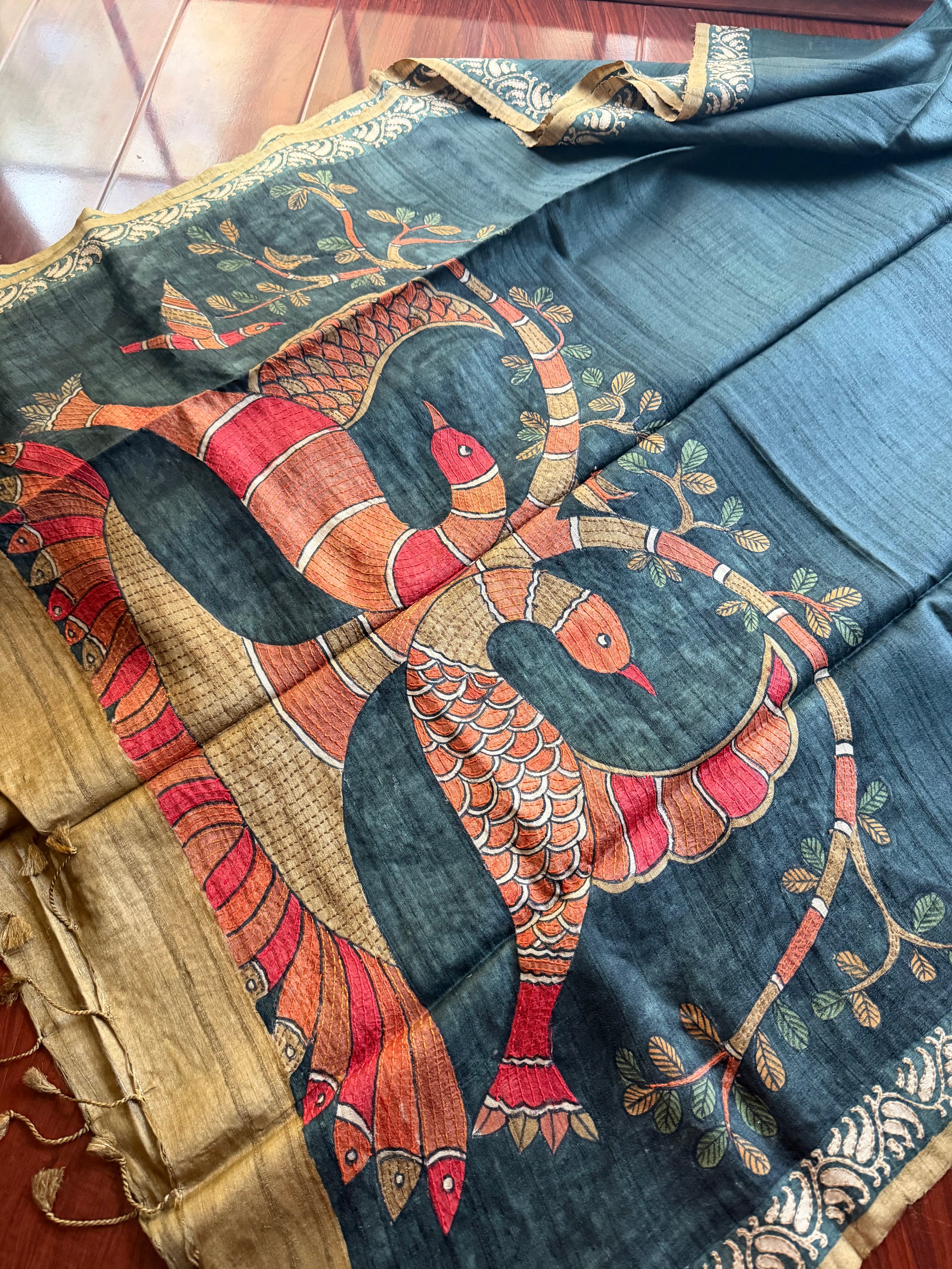 Kamaniya Kantha : Handcrafted DUPPATTA in Tussar