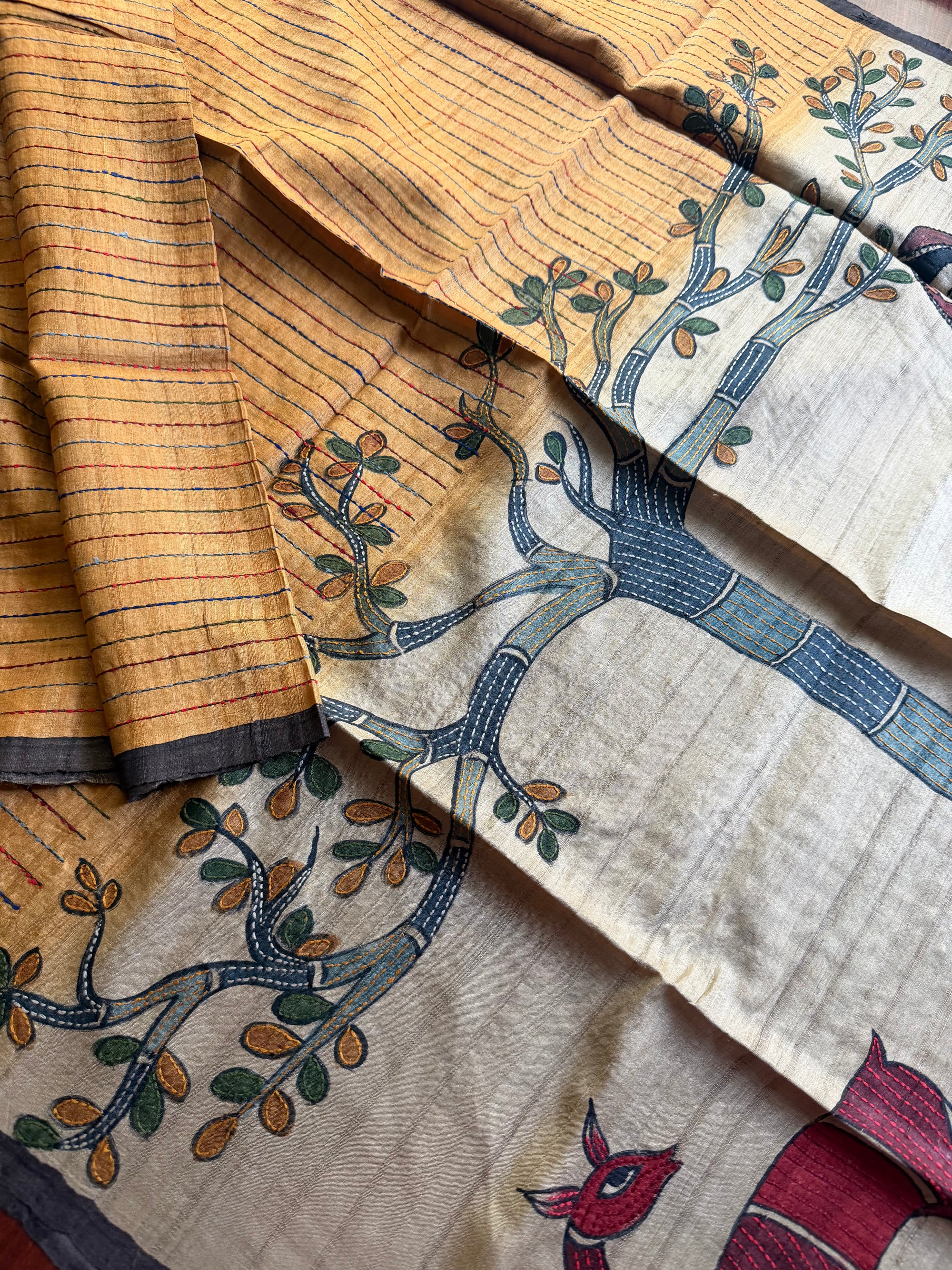 Kamaniya Kantha : Handcrafted DUPPATTA in Tussar