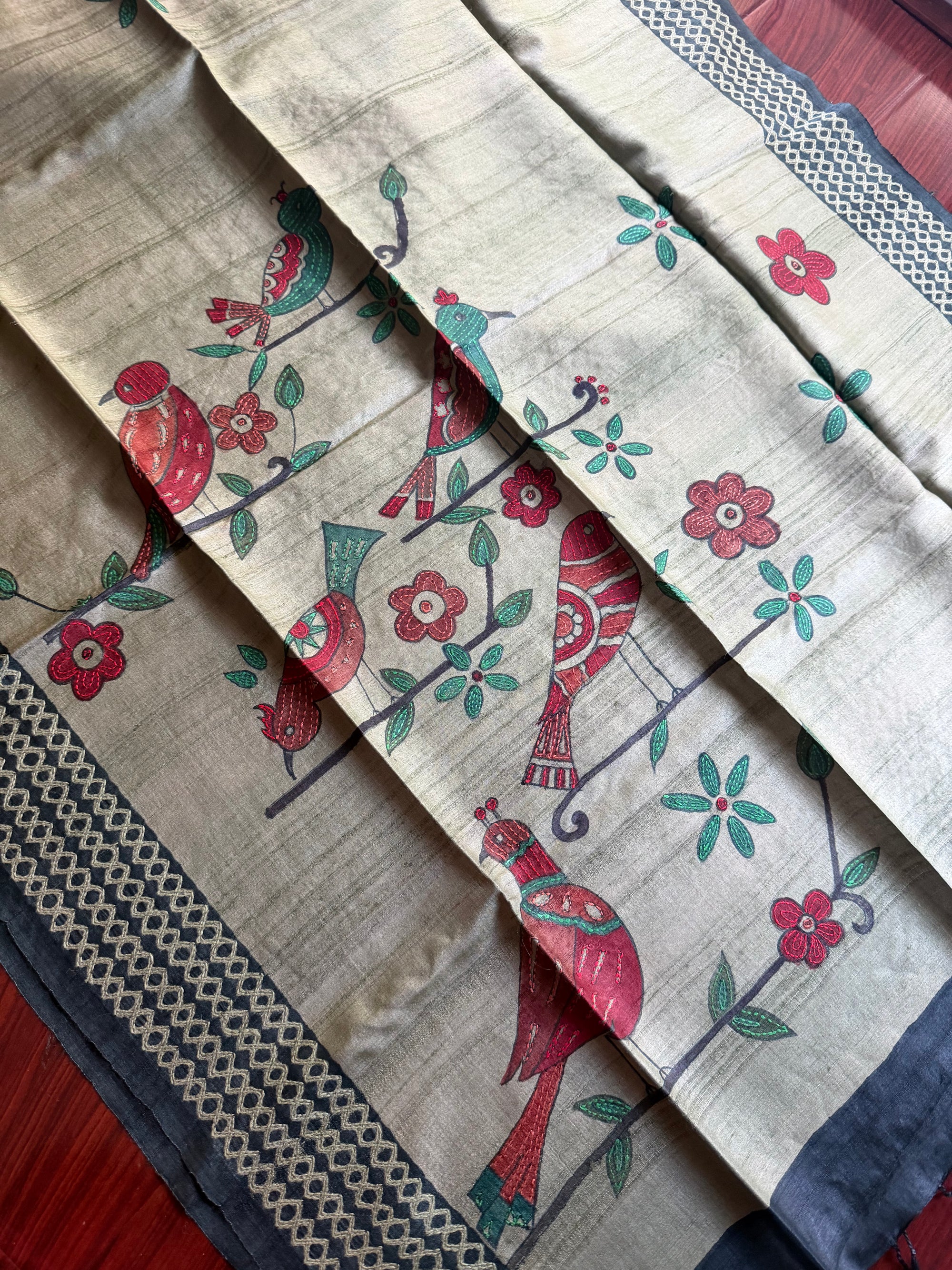 Kamaniya Kantha : Handcrafted DUPPATTA in Tussar