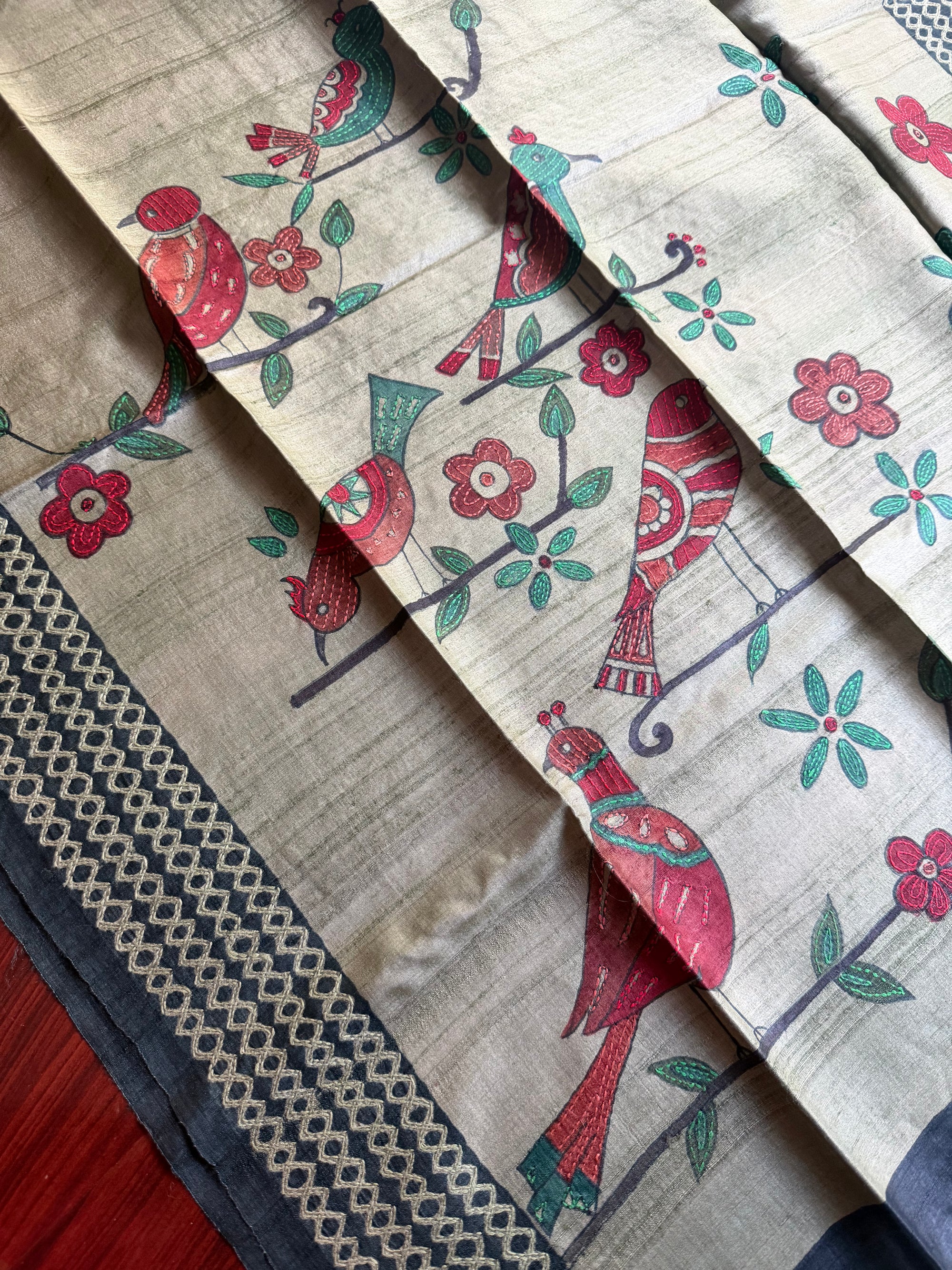 Kamaniya Kantha : Handcrafted DUPPATTA in Tussar