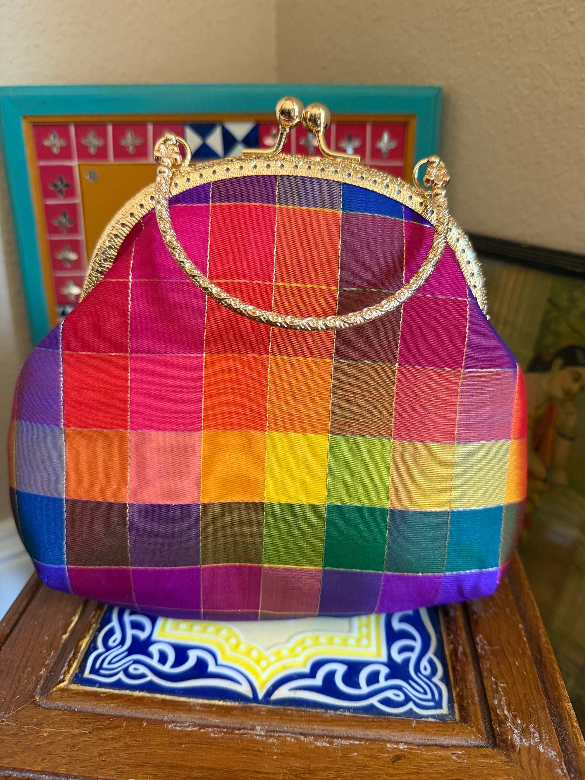 CLUTCH : Kanjivaram Silk (Paalum Pazhamum kattam)