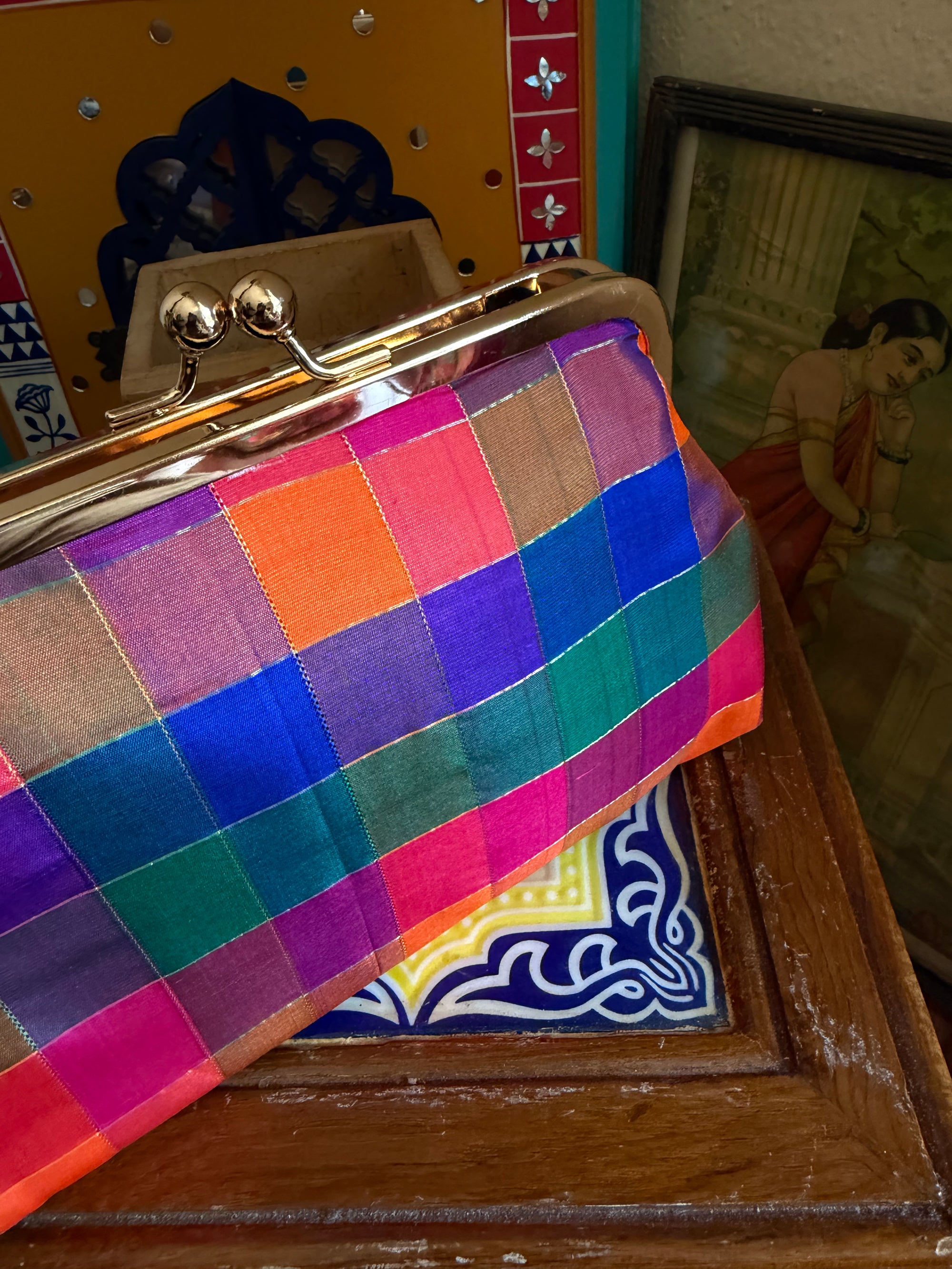 CLUTCH : Kanjivaram Silk (Paalum Pazhamum kattam)