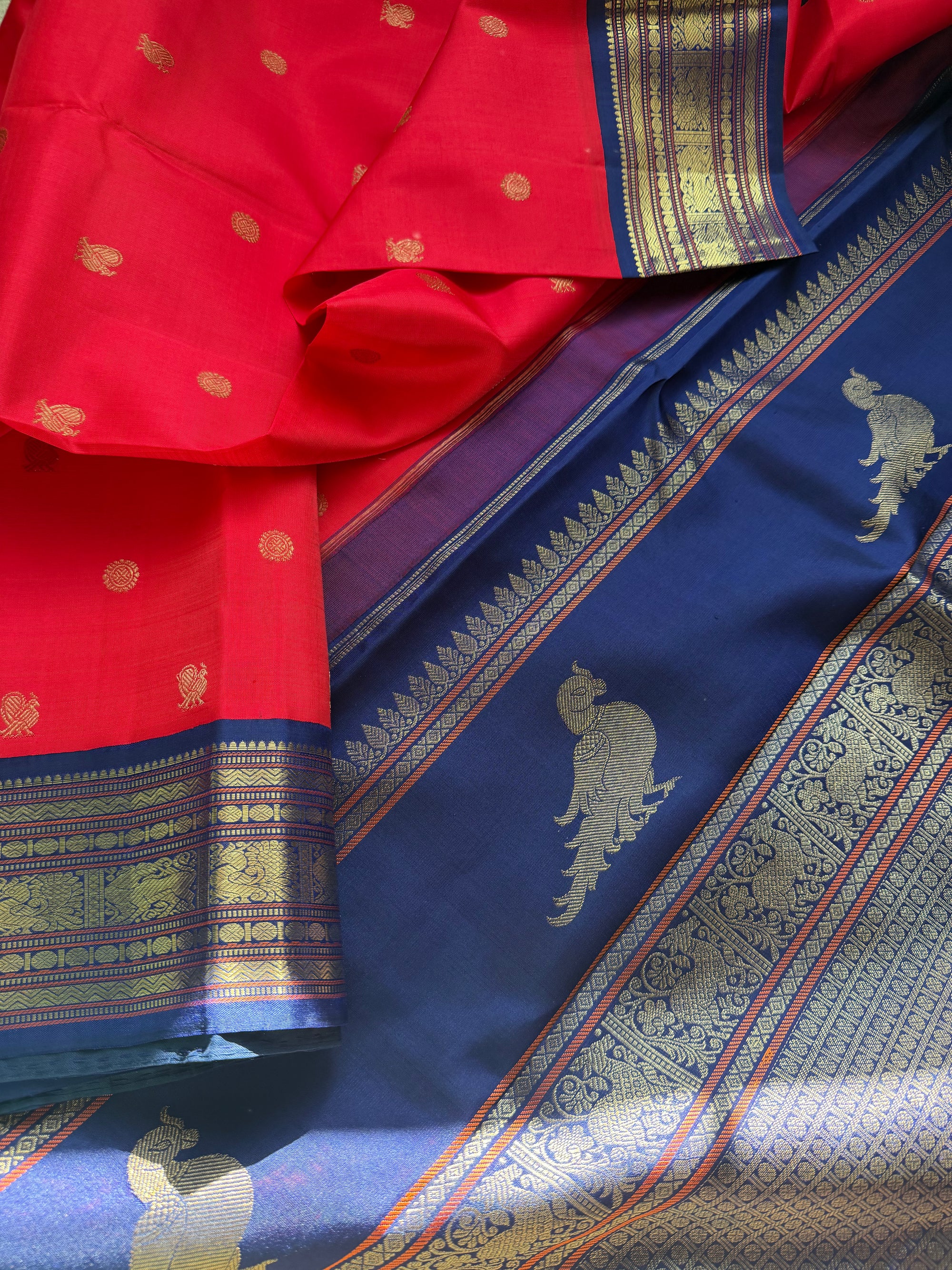 MYTHILI:  KORVAI KANJIVARAM KILI PALLU