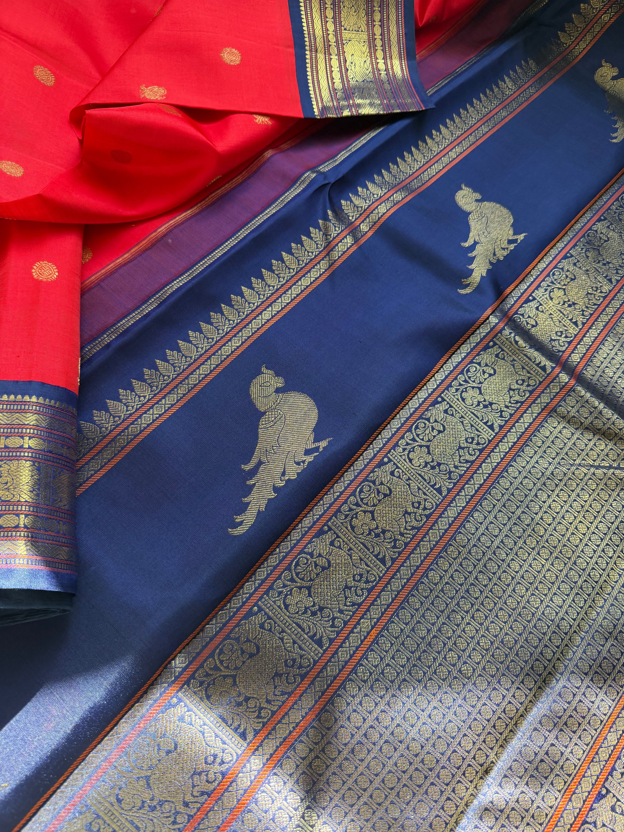 MYTHILI:  KORVAI KANJIVARAM KILI PALLU