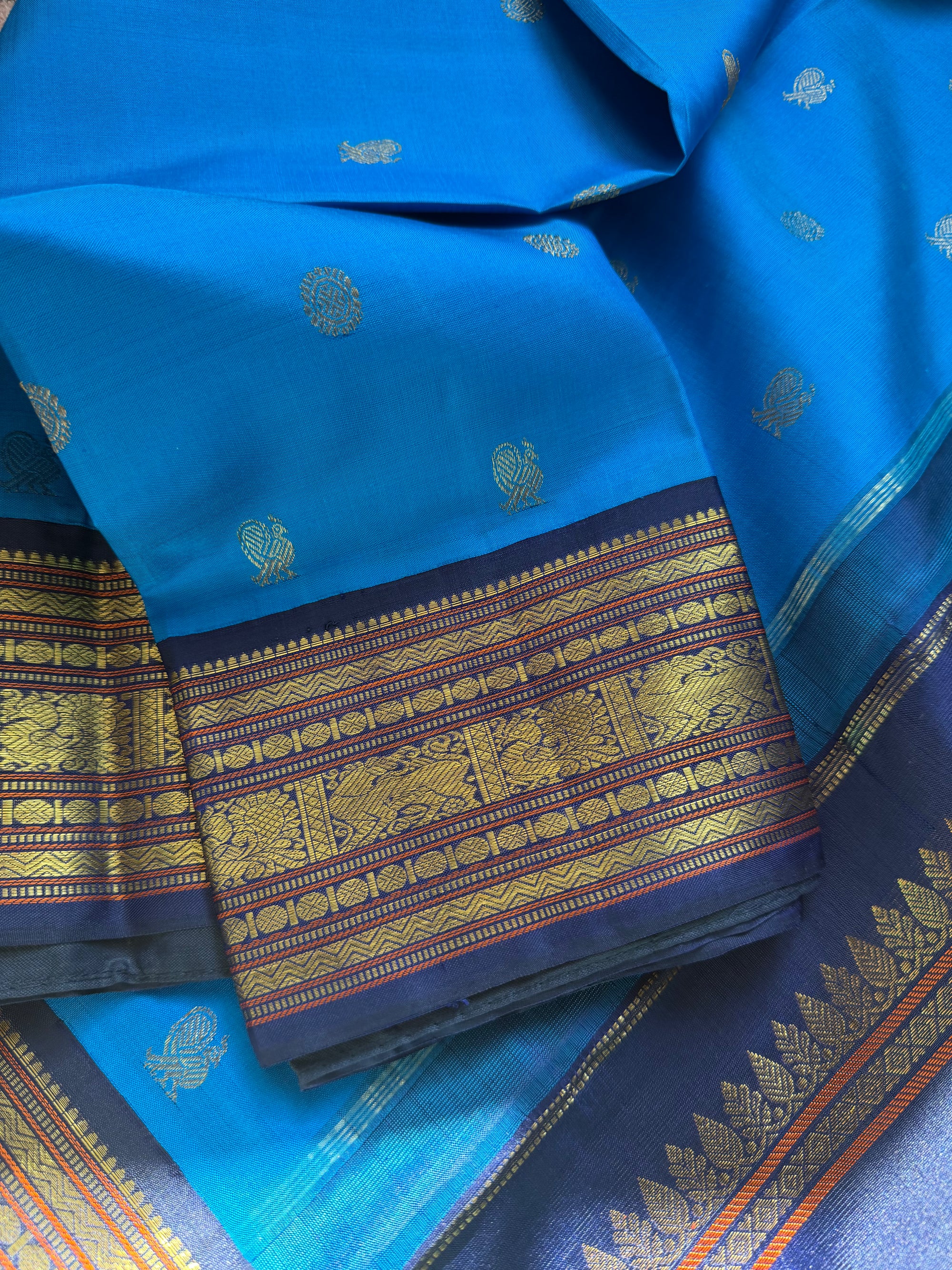 MYTHILI:  KORVAI KANJIVARAM KILI PALLU