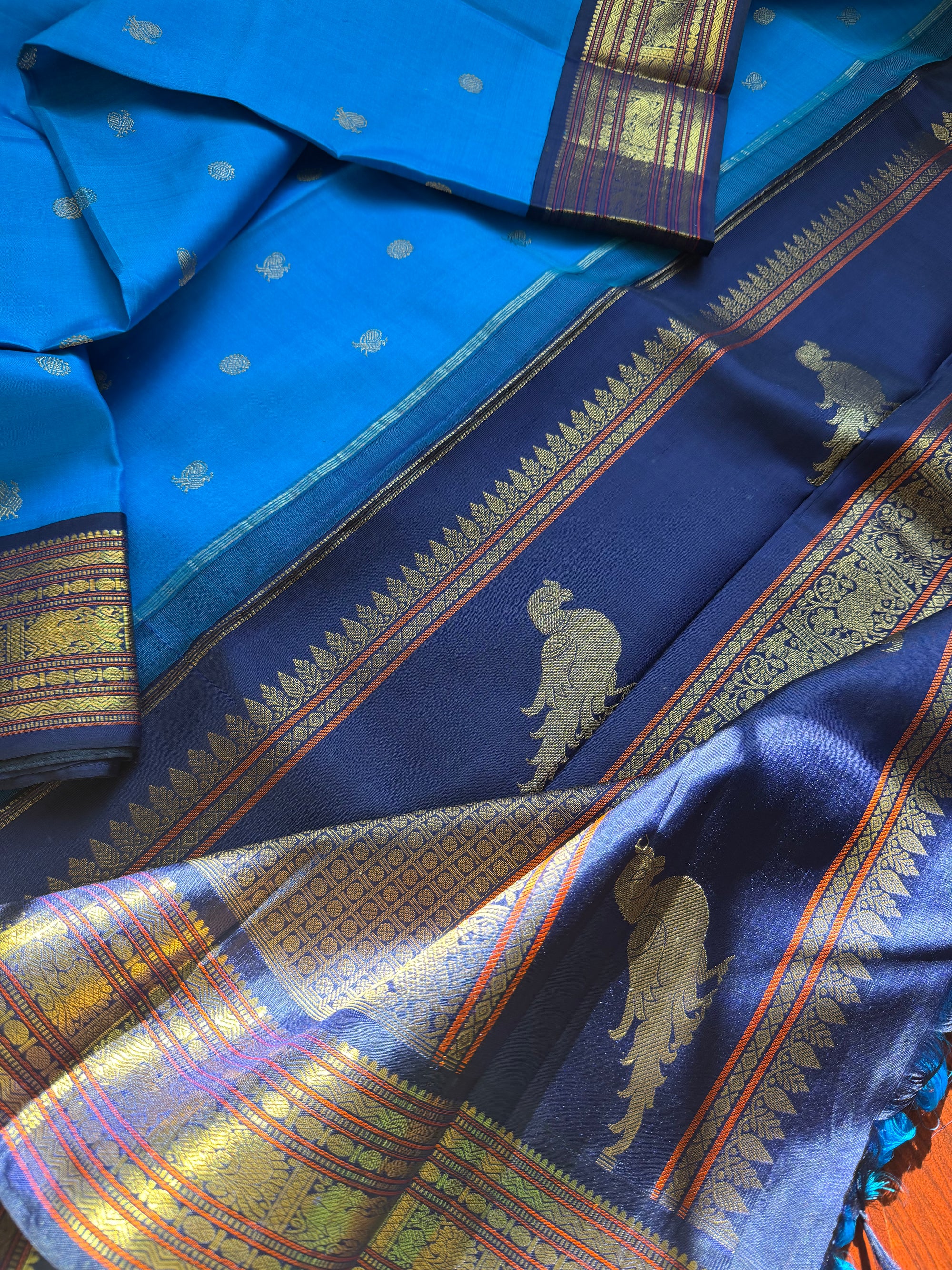 MYTHILI:  KORVAI KANJIVARAM KILI PALLU