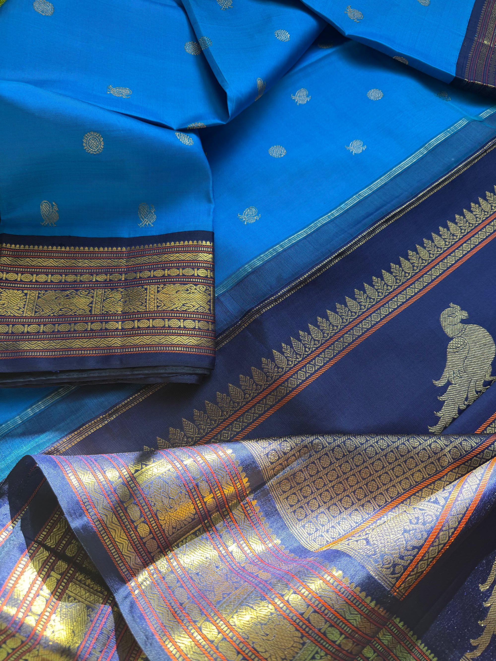 MYTHILI:  KORVAI KANJIVARAM KILI PALLU