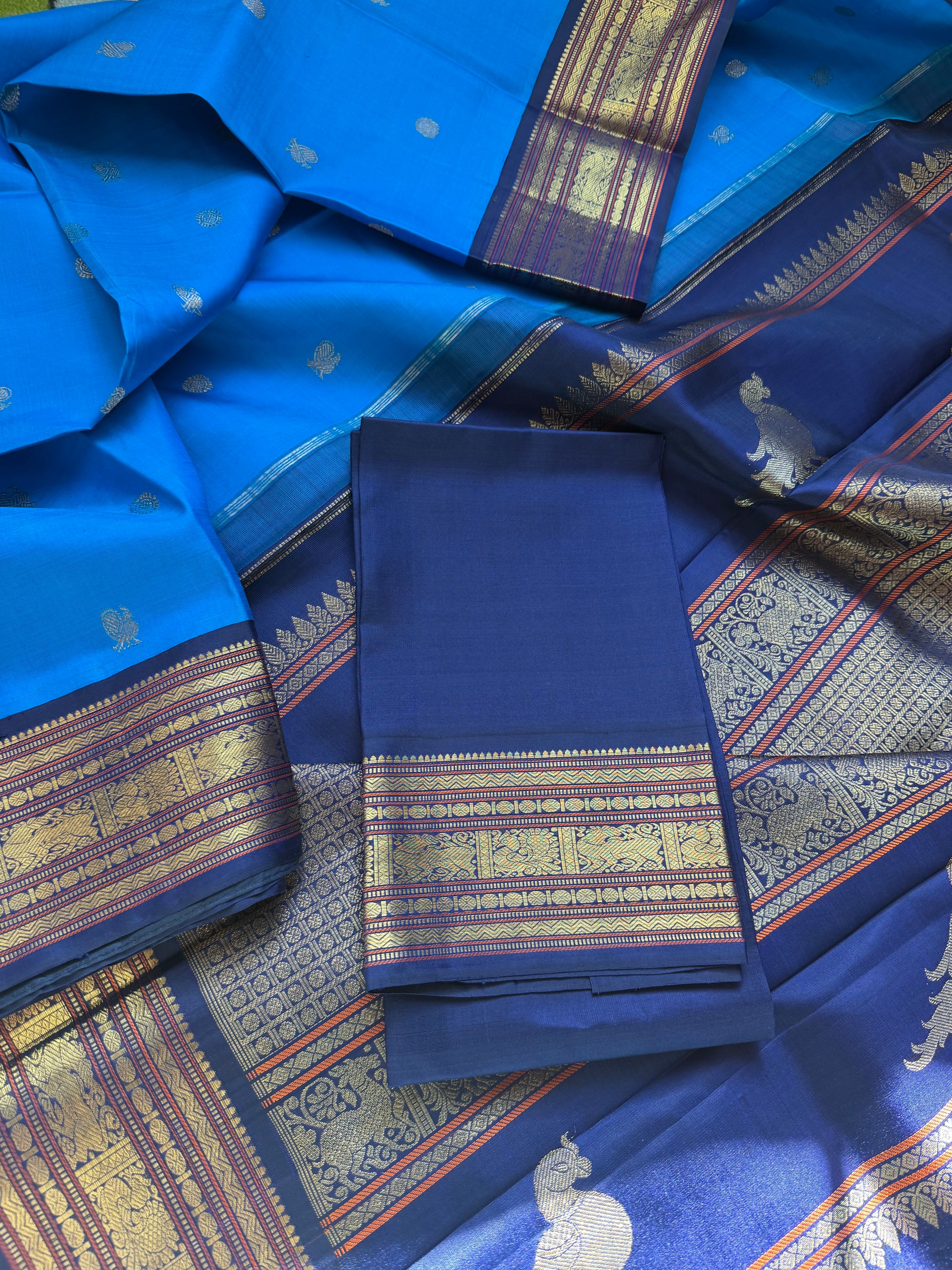 MYTHILI:  KORVAI KANJIVARAM KILI PALLU
