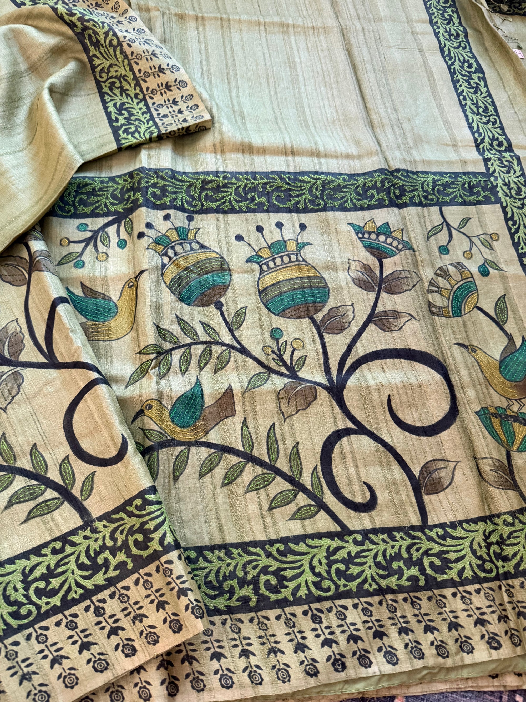 Kamaniya Kantha : Handcrafted Tussar