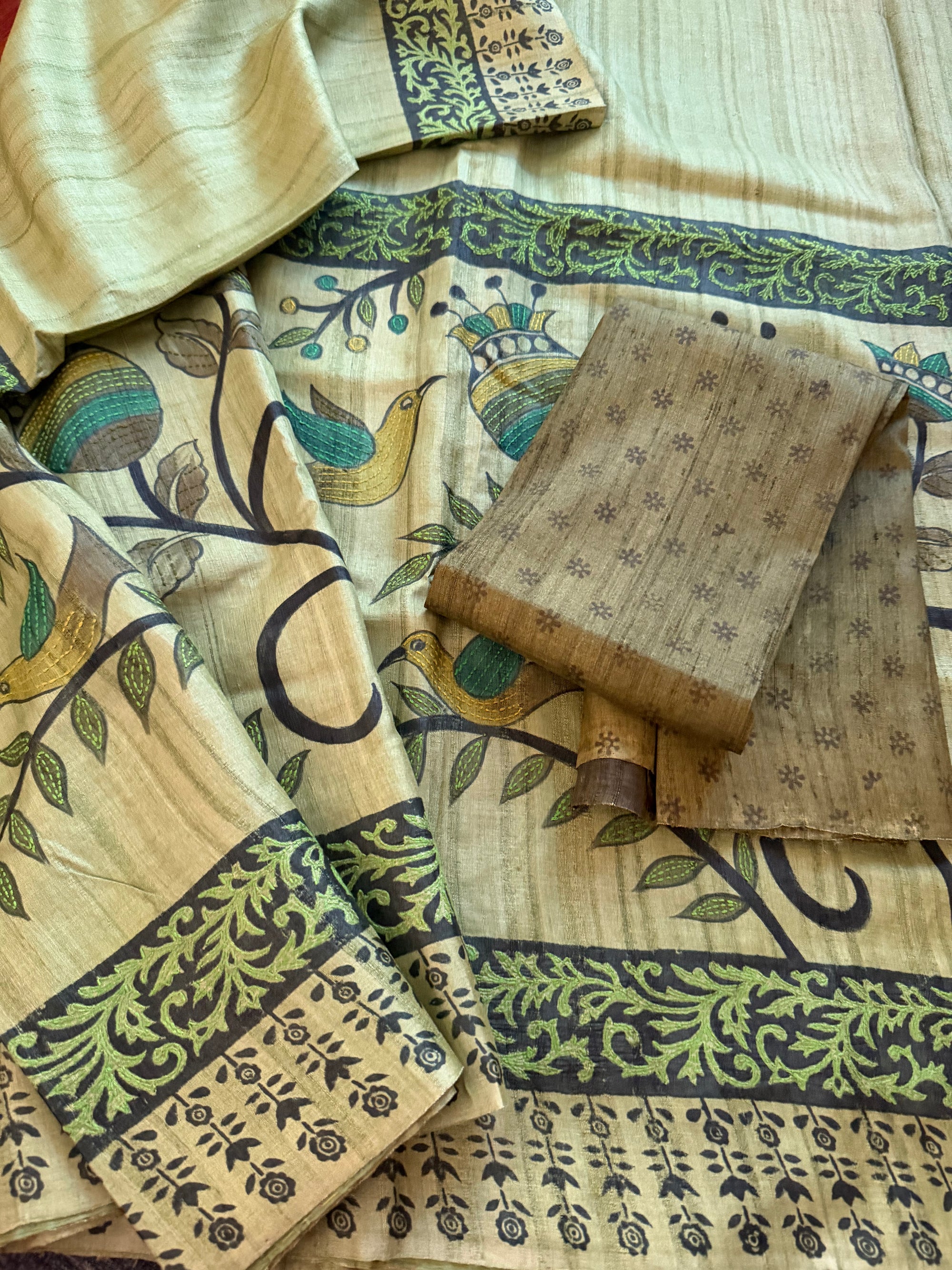 Kamaniya Kantha : Handcrafted Tussar