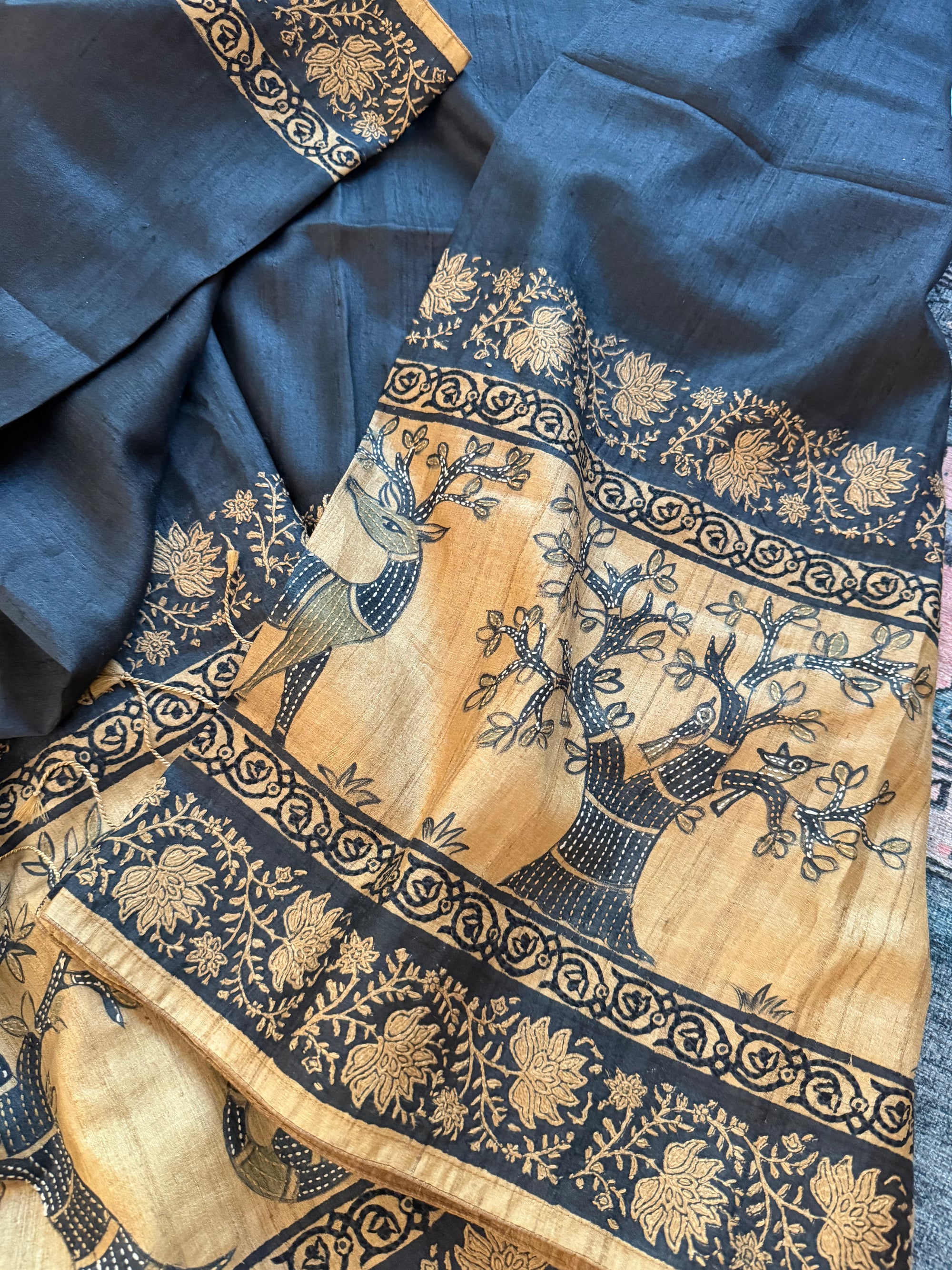 Kamaniya Kantha : Handcrafted Tussar