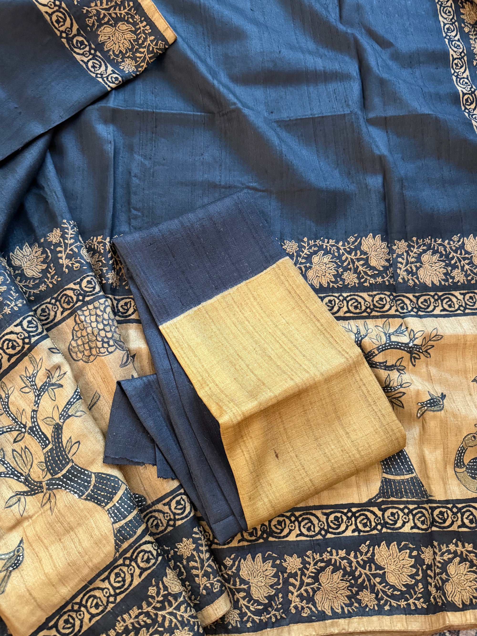 Kamaniya Kantha : Handcrafted Tussar