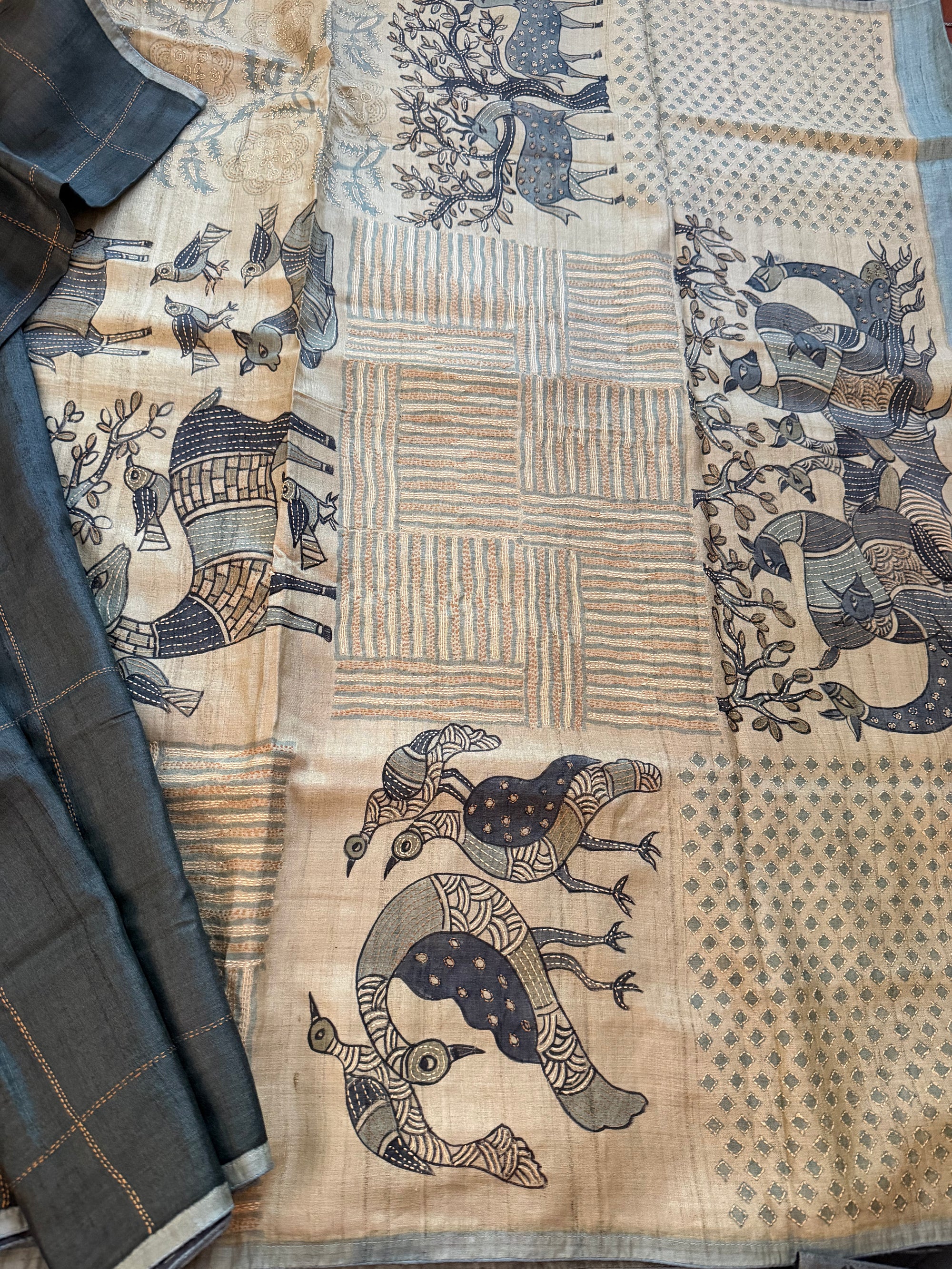 Kamaniya Kantha : Handcrafted Tussar